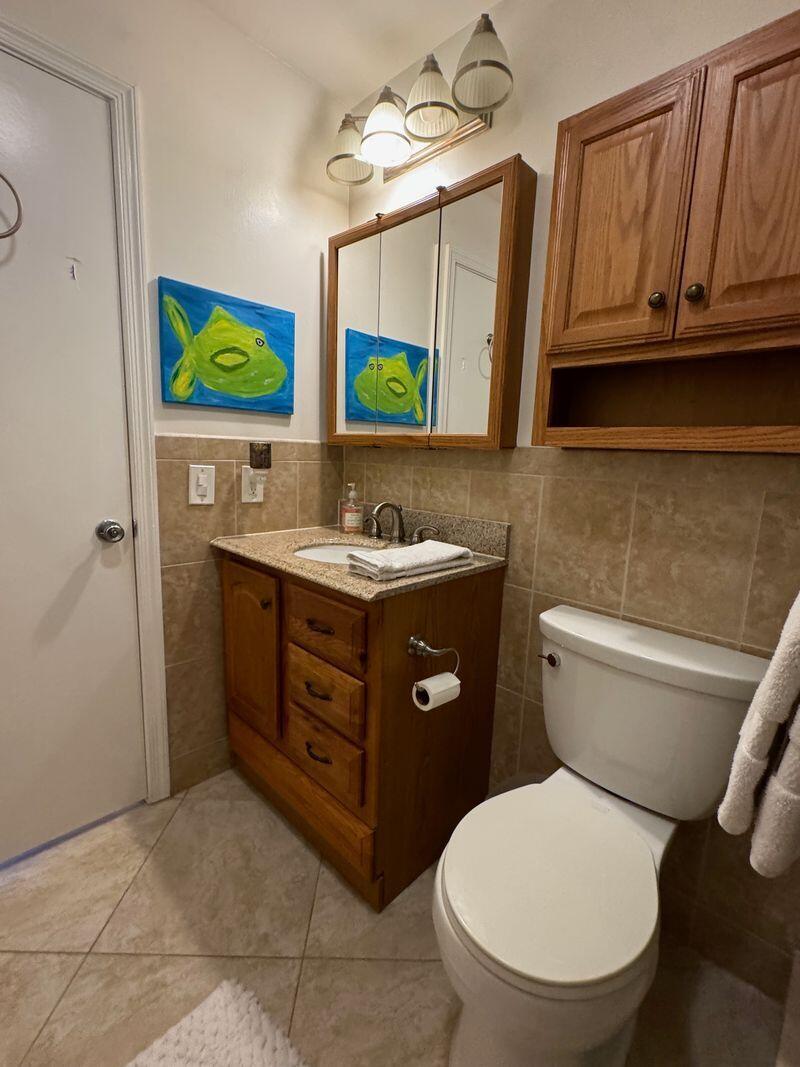 BAY COLONY CLUB CONDO - Residential Lease