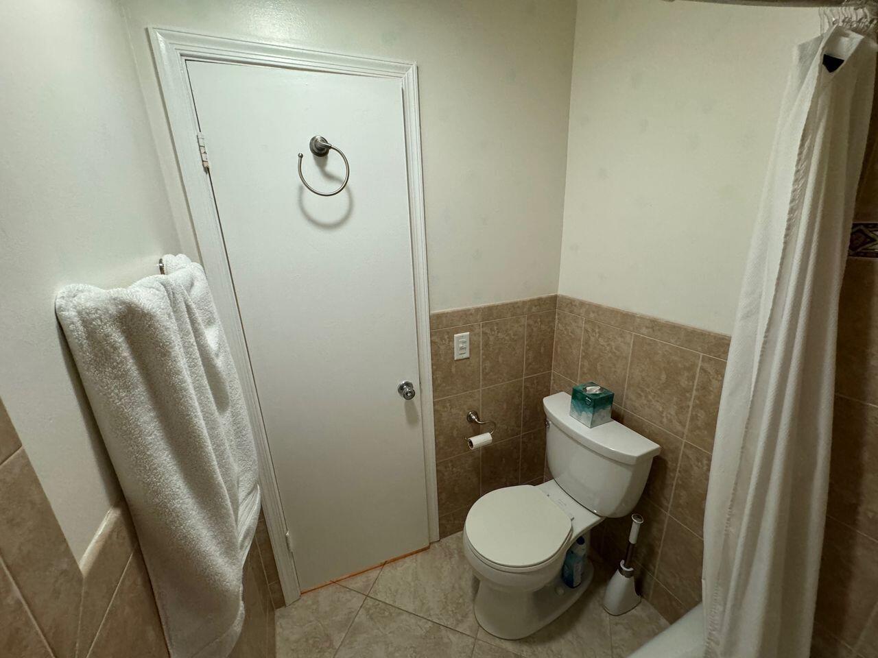 BAY COLONY CLUB CONDO - Residential Lease