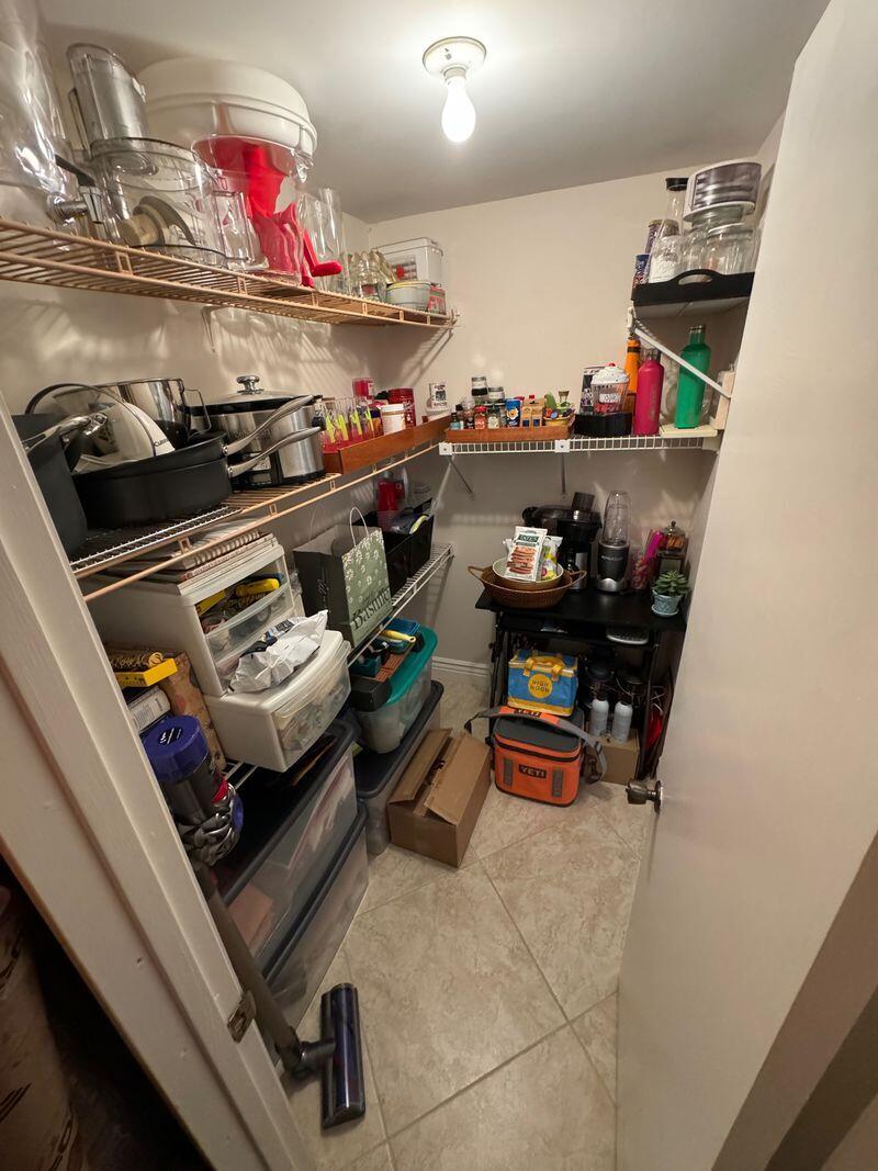 BAY COLONY CLUB CONDO - Residential Lease