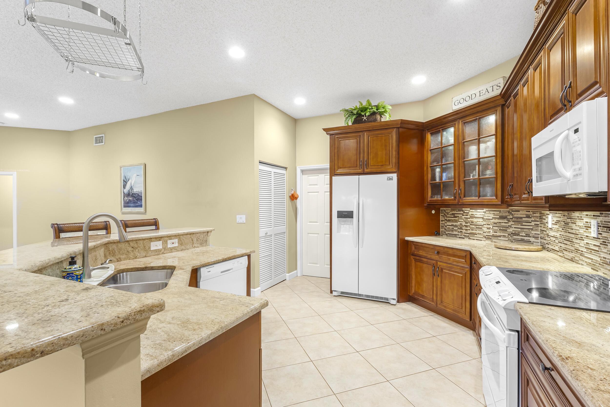 LAKE CHARLESTON 2 - Residential
