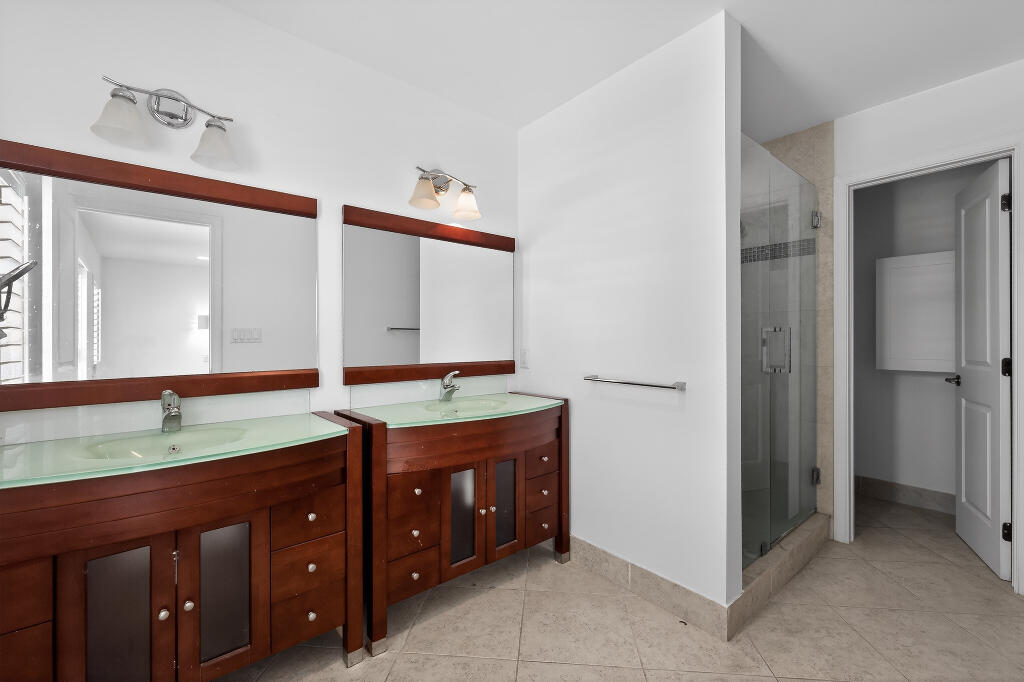 NORTH PALM BEACH VILLAGE OF 1 - Residential