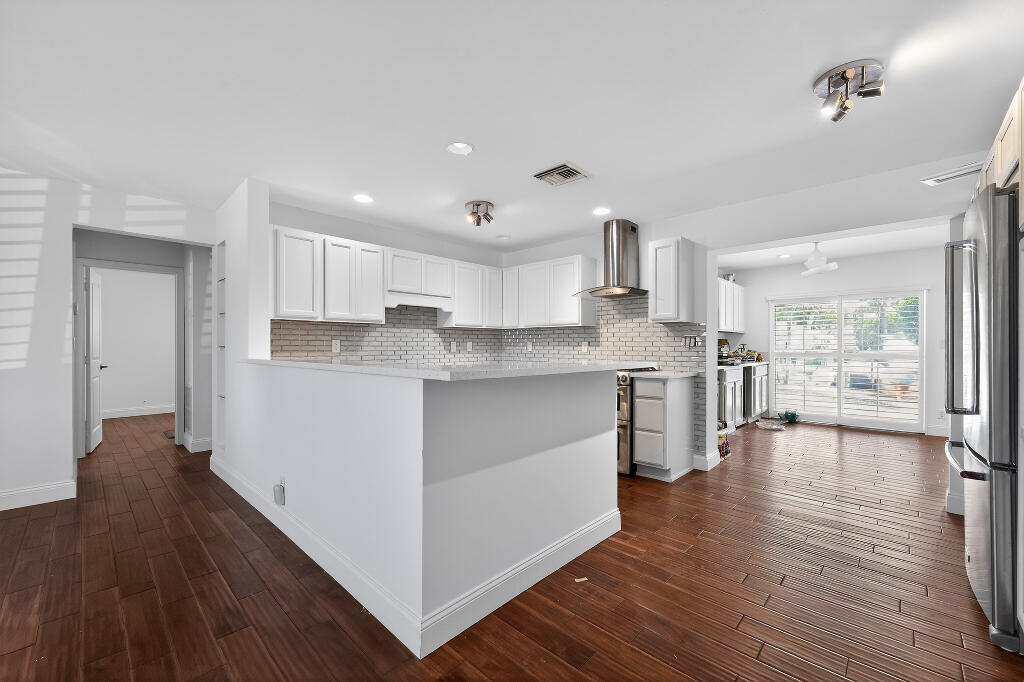 NORTH PALM BEACH VILLAGE OF 1 - Residential