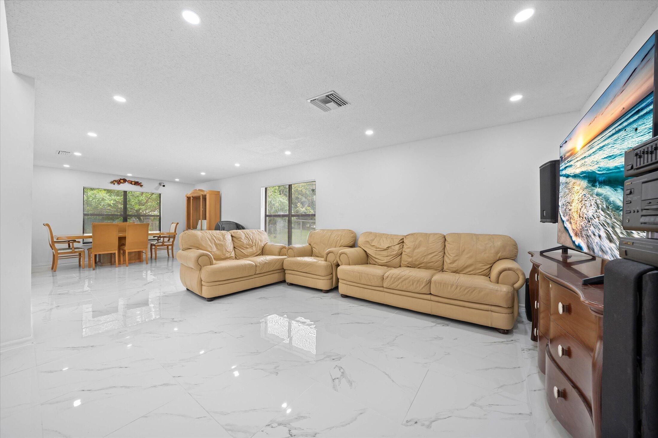 BRIARGATE PLAT - Residential