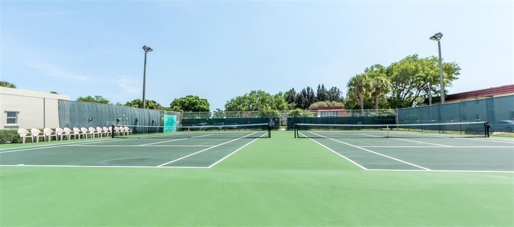 VISTA ROYALE PHASE IV BLDGS 83-111 - Residential
