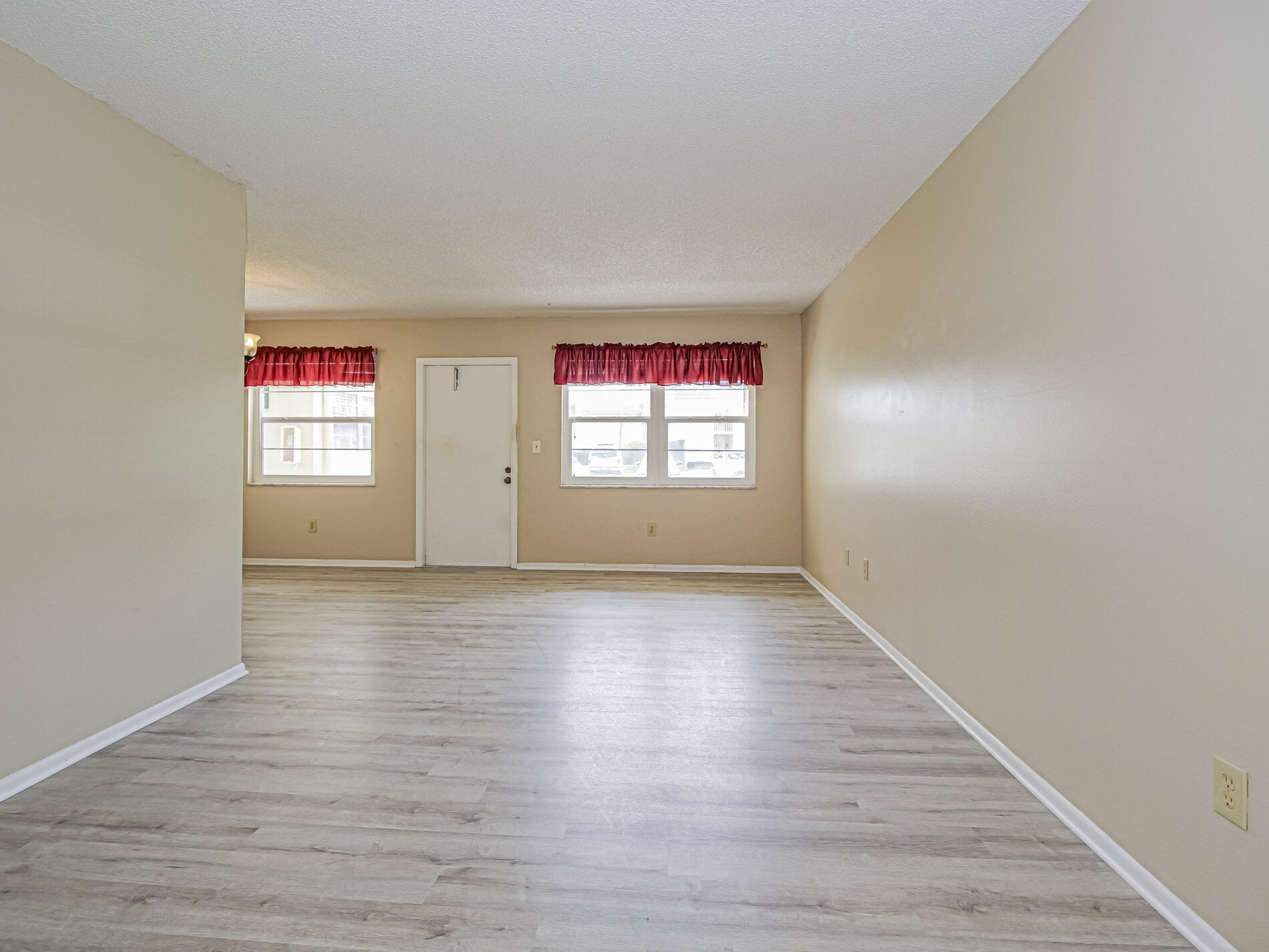 VISTA ROYALE PHASE IV BLDGS 83-111 - Residential