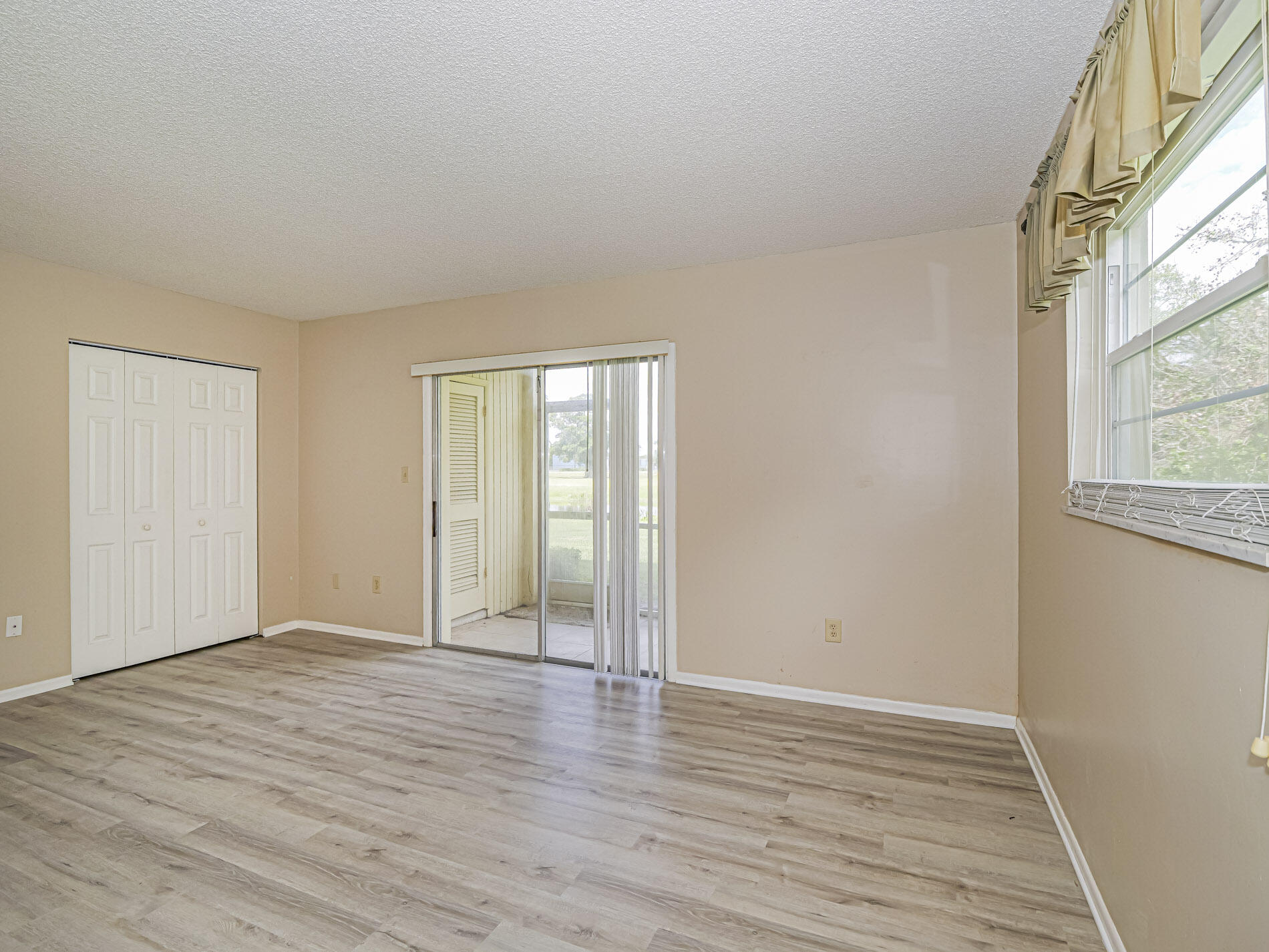 VISTA ROYALE PHASE IV BLDGS 83-111 - Residential