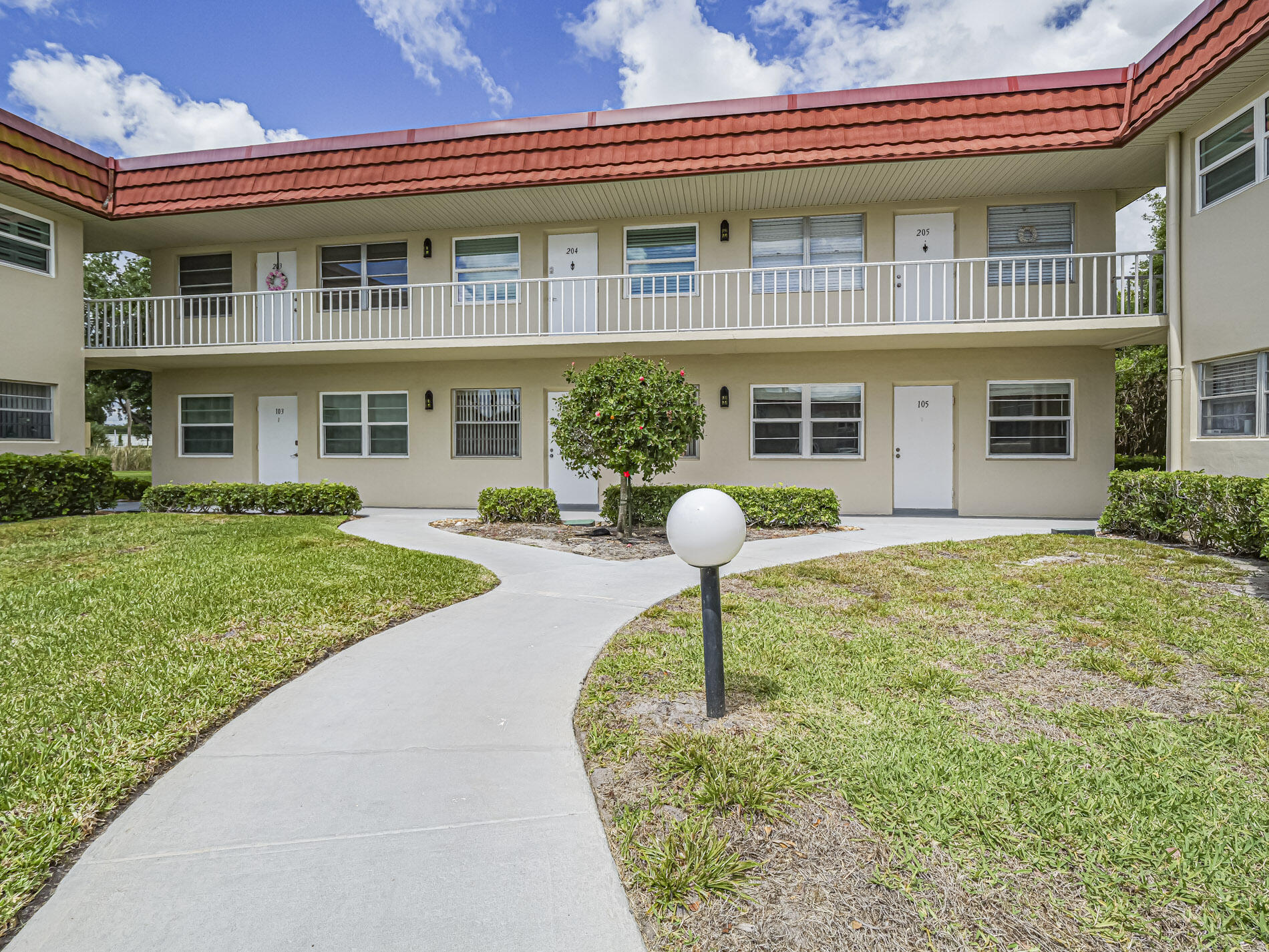 VISTA ROYALE PHASE IV BLDGS 83-111 - Residential
