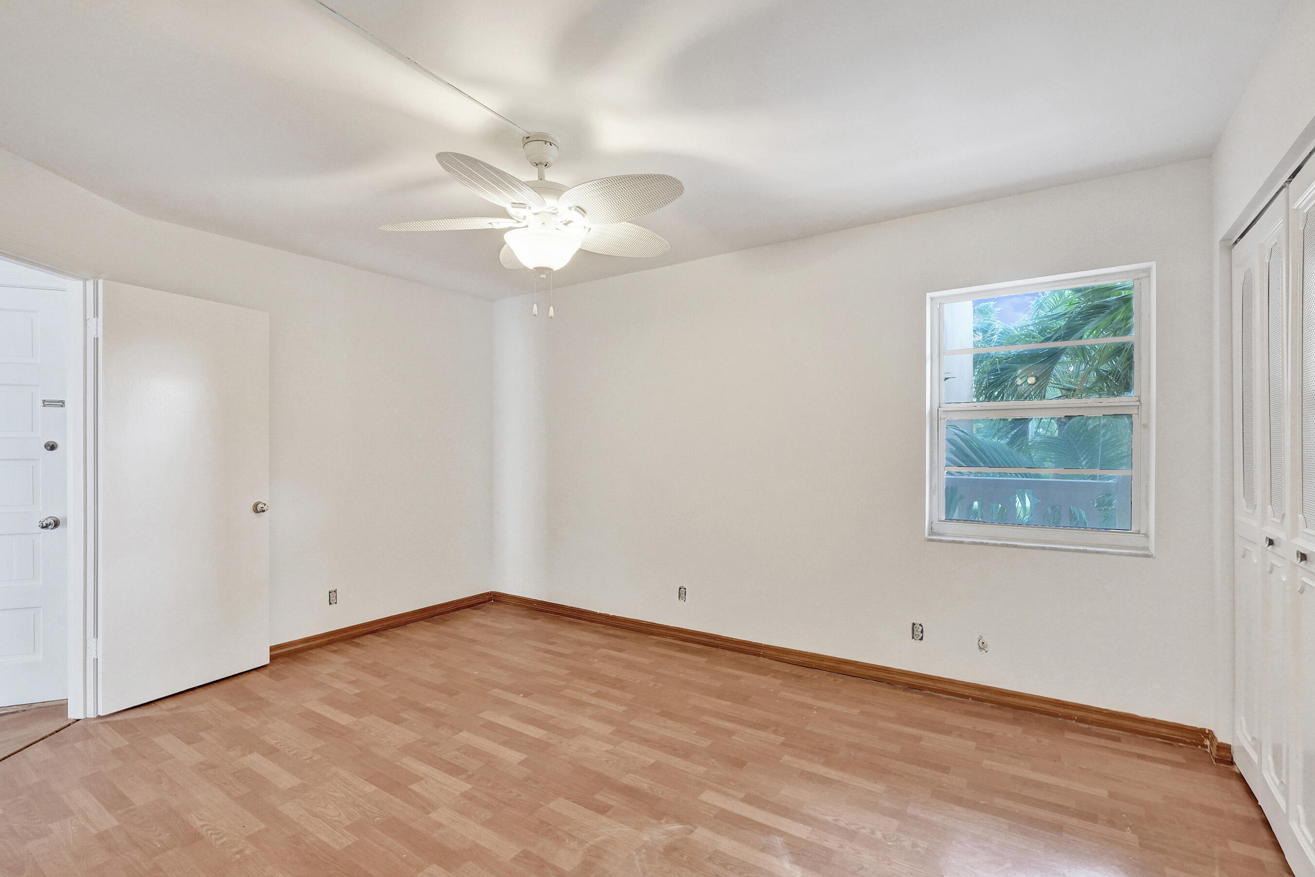 WATERWAY EAST CONDOS - Residential