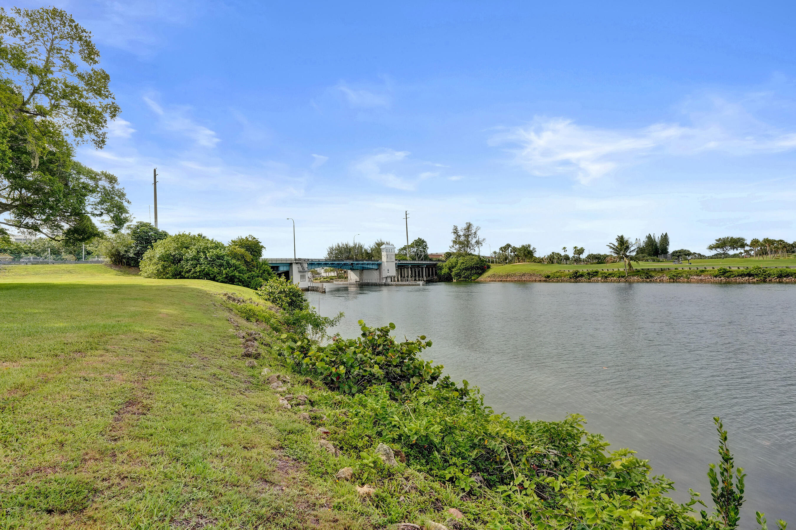 WATERWAY EAST CONDOS - Residential