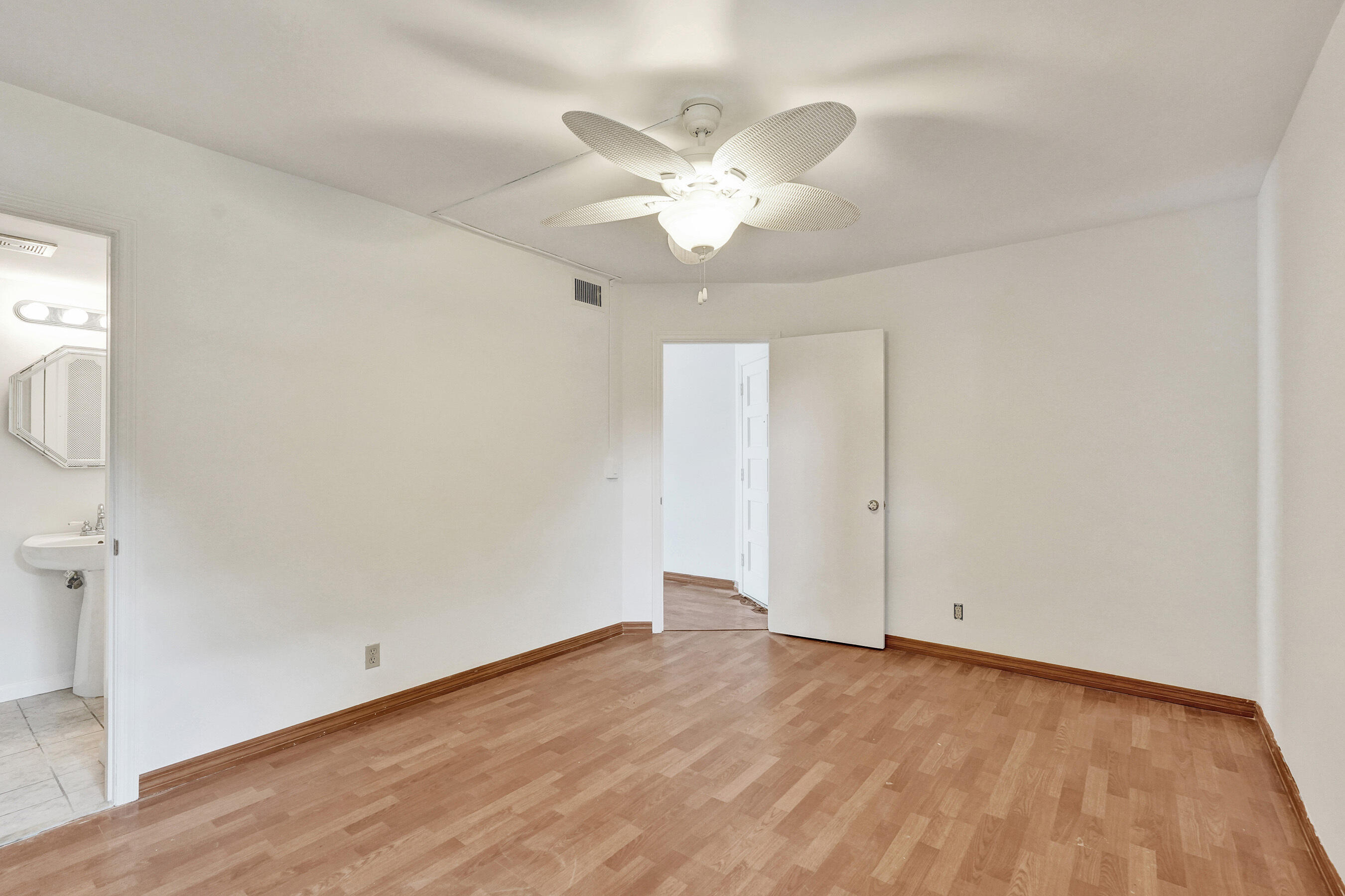 WATERWAY EAST CONDOS - Residential