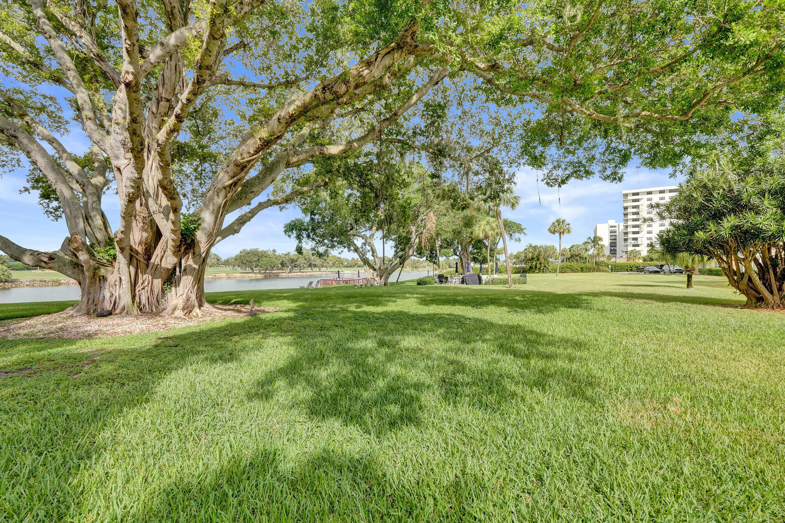 WATERWAY EAST CONDOS - Residential