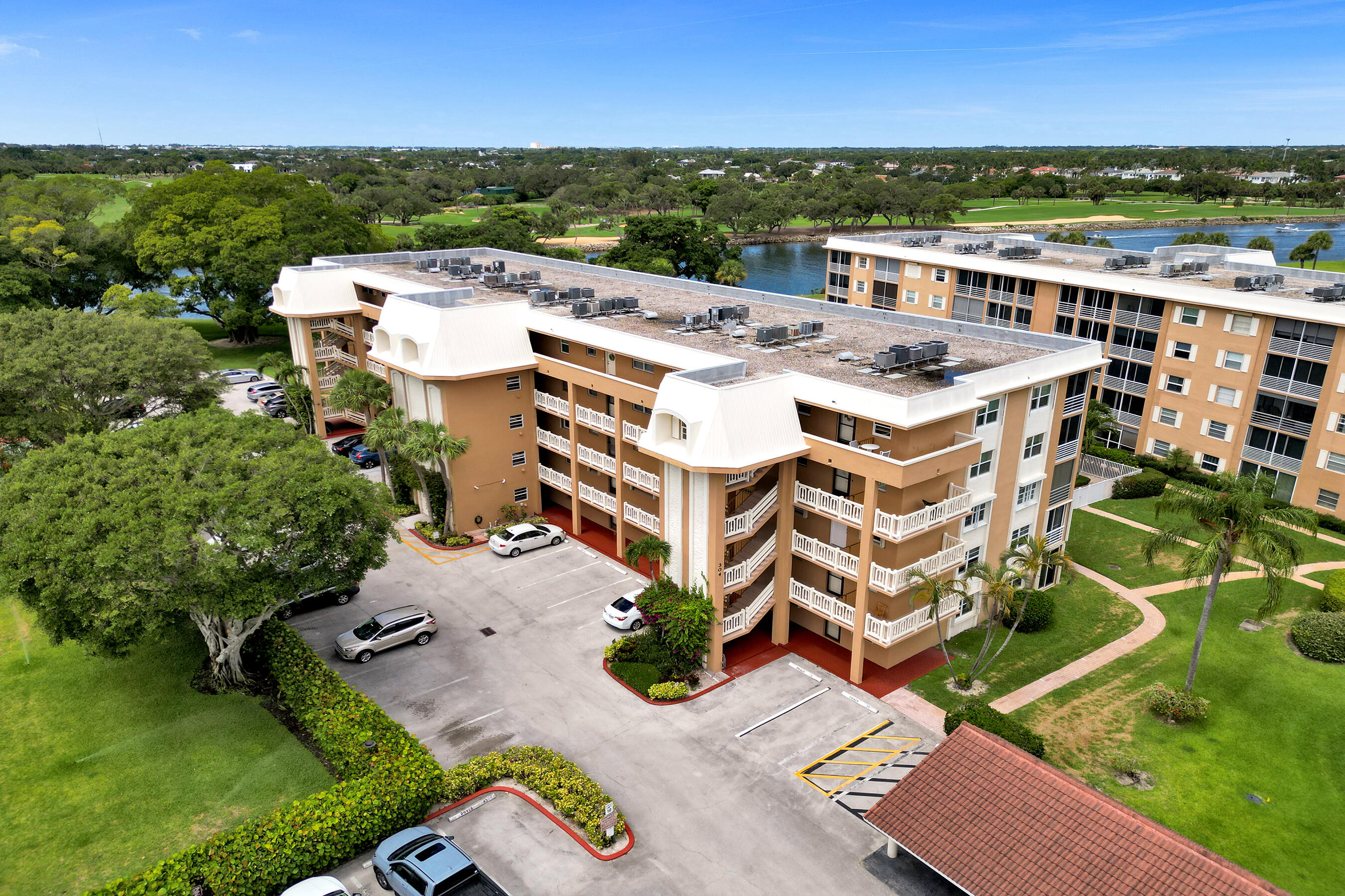 WATERWAY EAST CONDOS - Residential