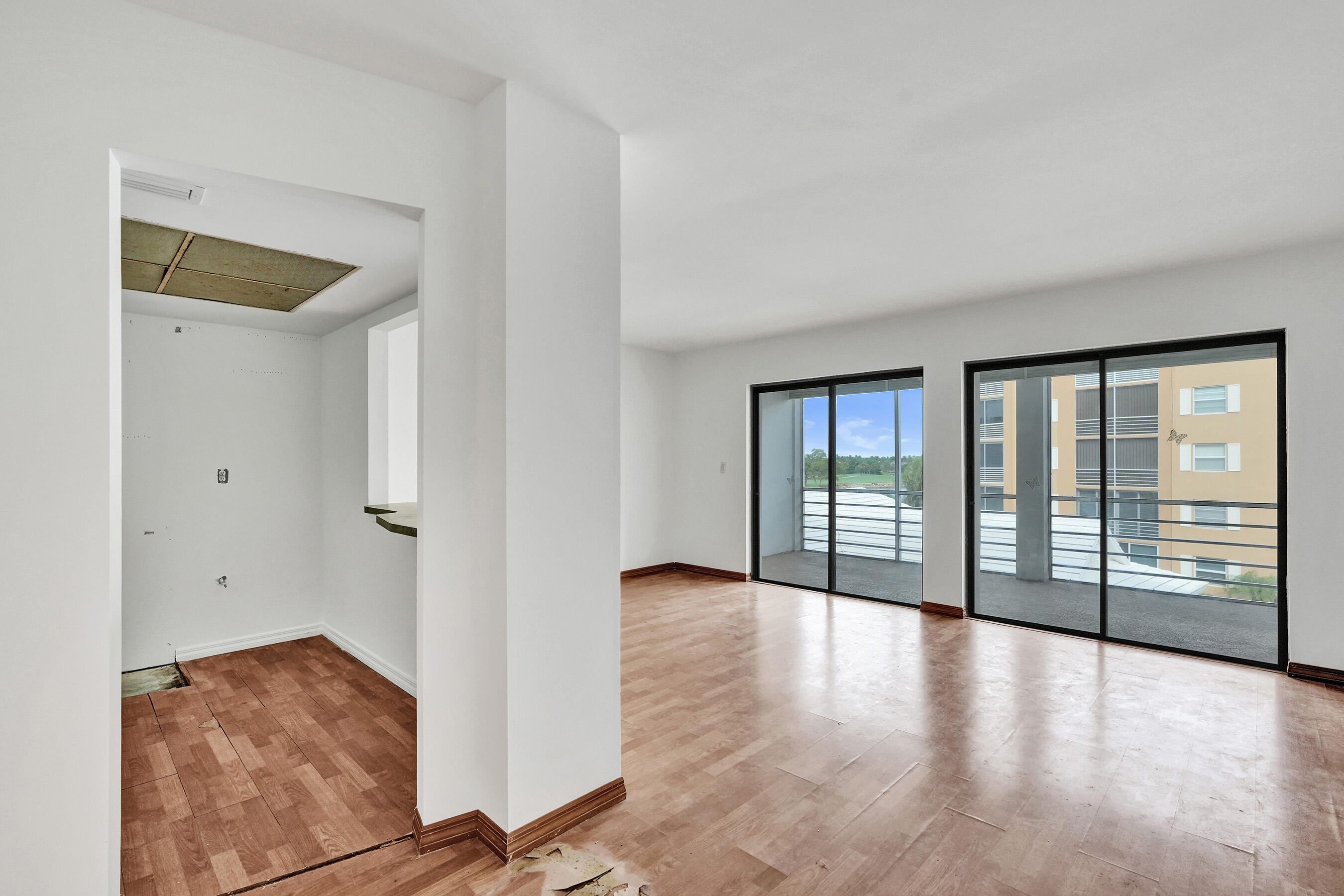 WATERWAY EAST CONDOS - Residential