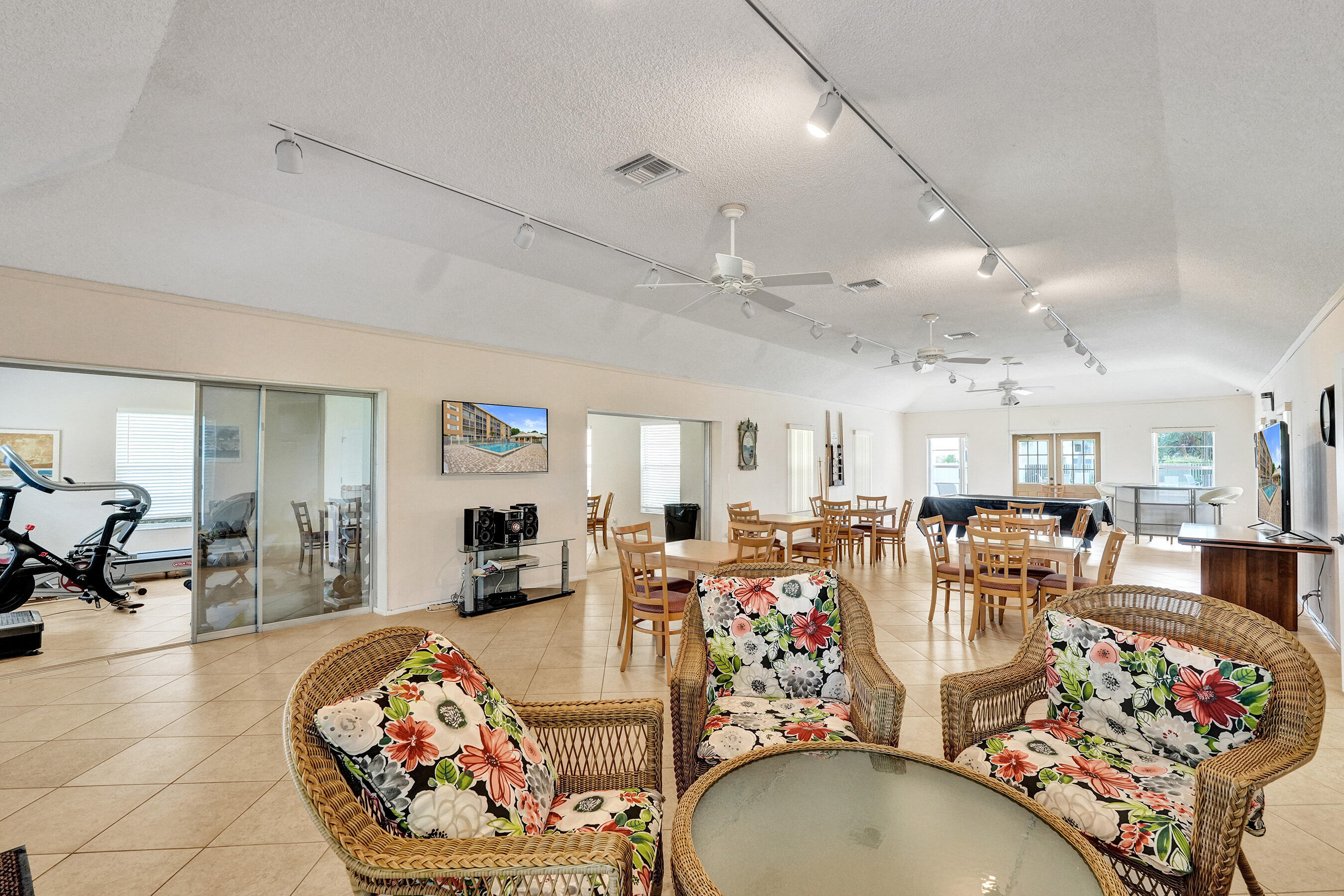WATERWAY EAST CONDOS - Residential