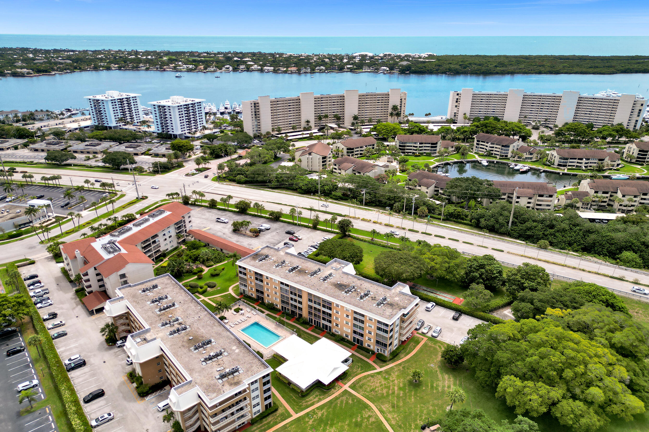 WATERWAY EAST CONDOS - Residential
