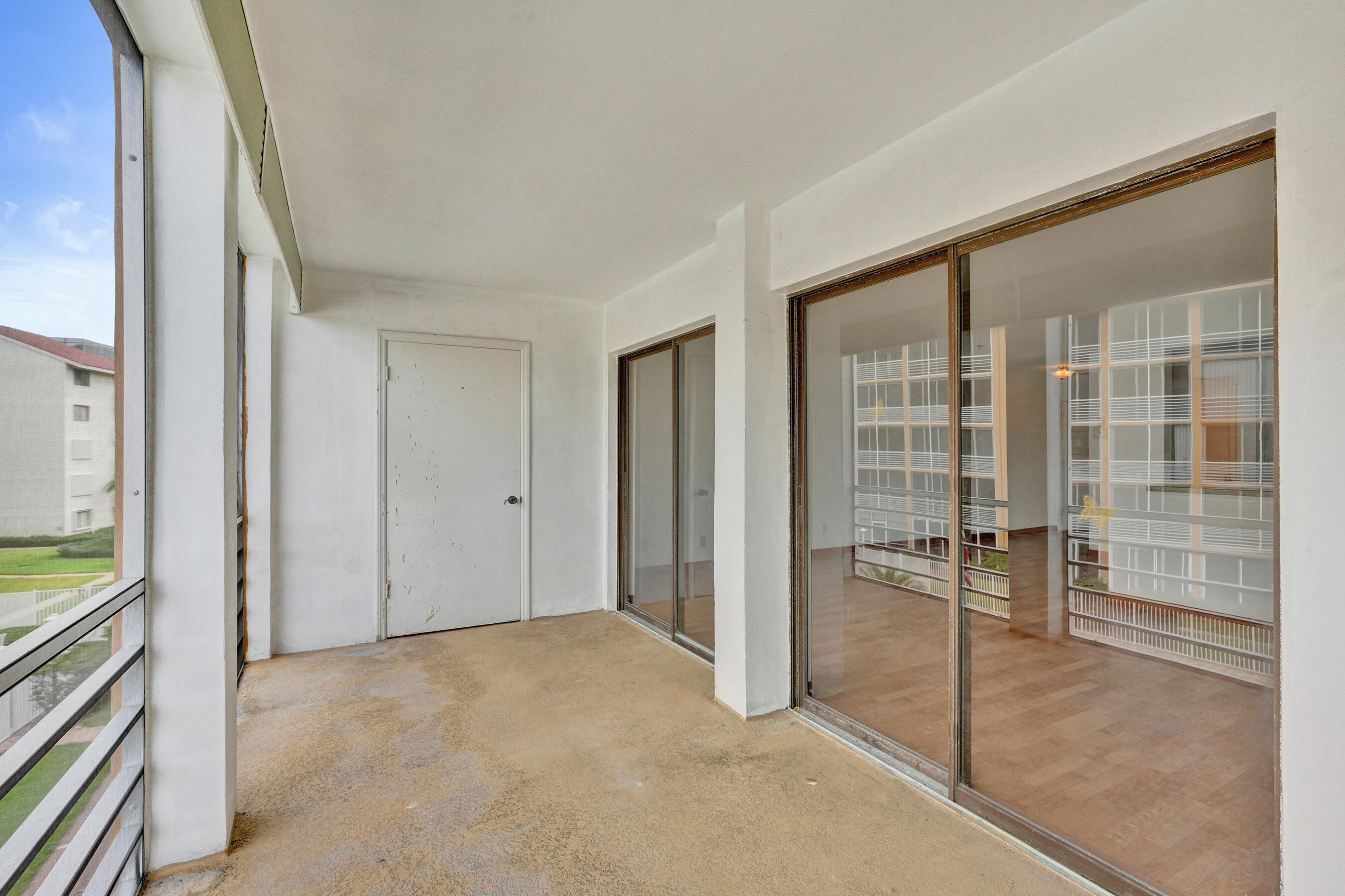 WATERWAY EAST CONDOS - Residential