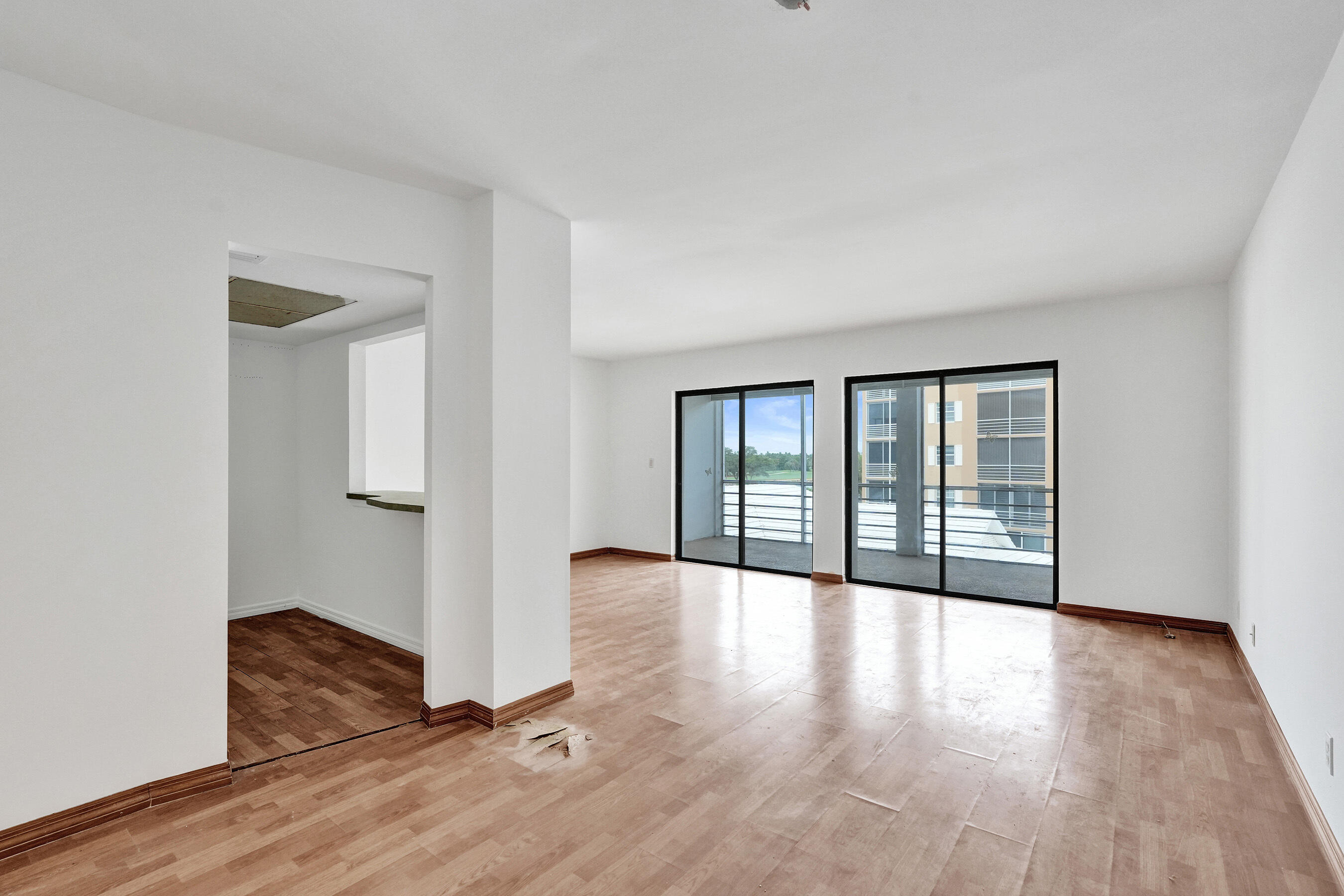 WATERWAY EAST CONDOS - Residential