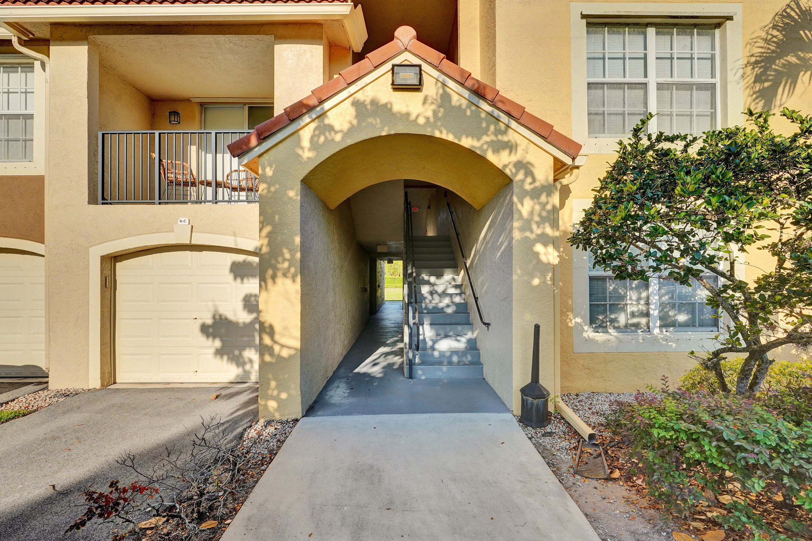 2BR/2BA first-floor condo in the gated community of Murano in Delray Beach. This all-ages community offers resort-style amenities including a pool, clubhouse, fitness center, tennis courts, playground, and scenic lake walking path. Low HOA! Conveniently located near major shopping, dining, and highways.