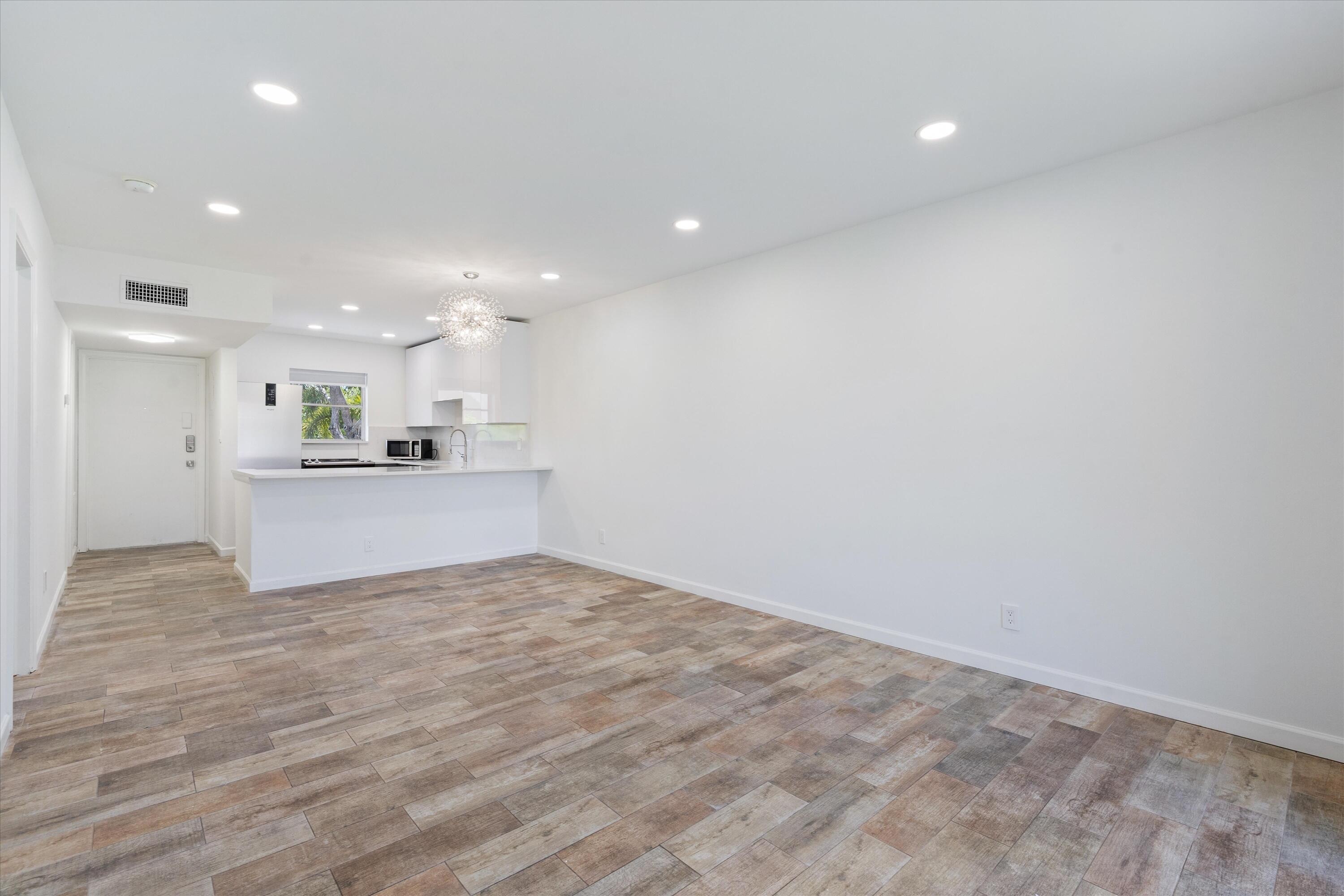 REGIS HOUSE CONDO - Residential