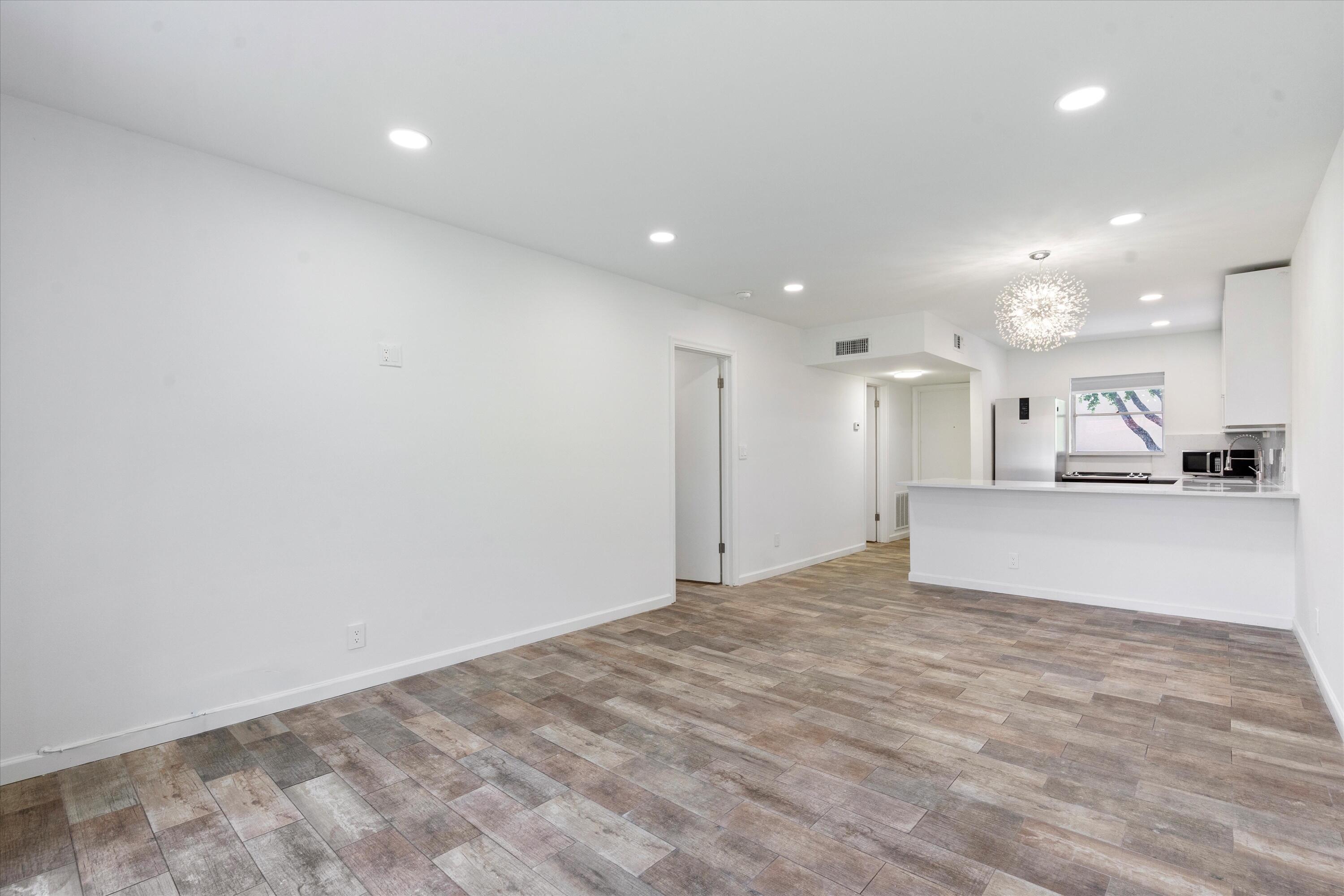 REGIS HOUSE CONDO - Residential