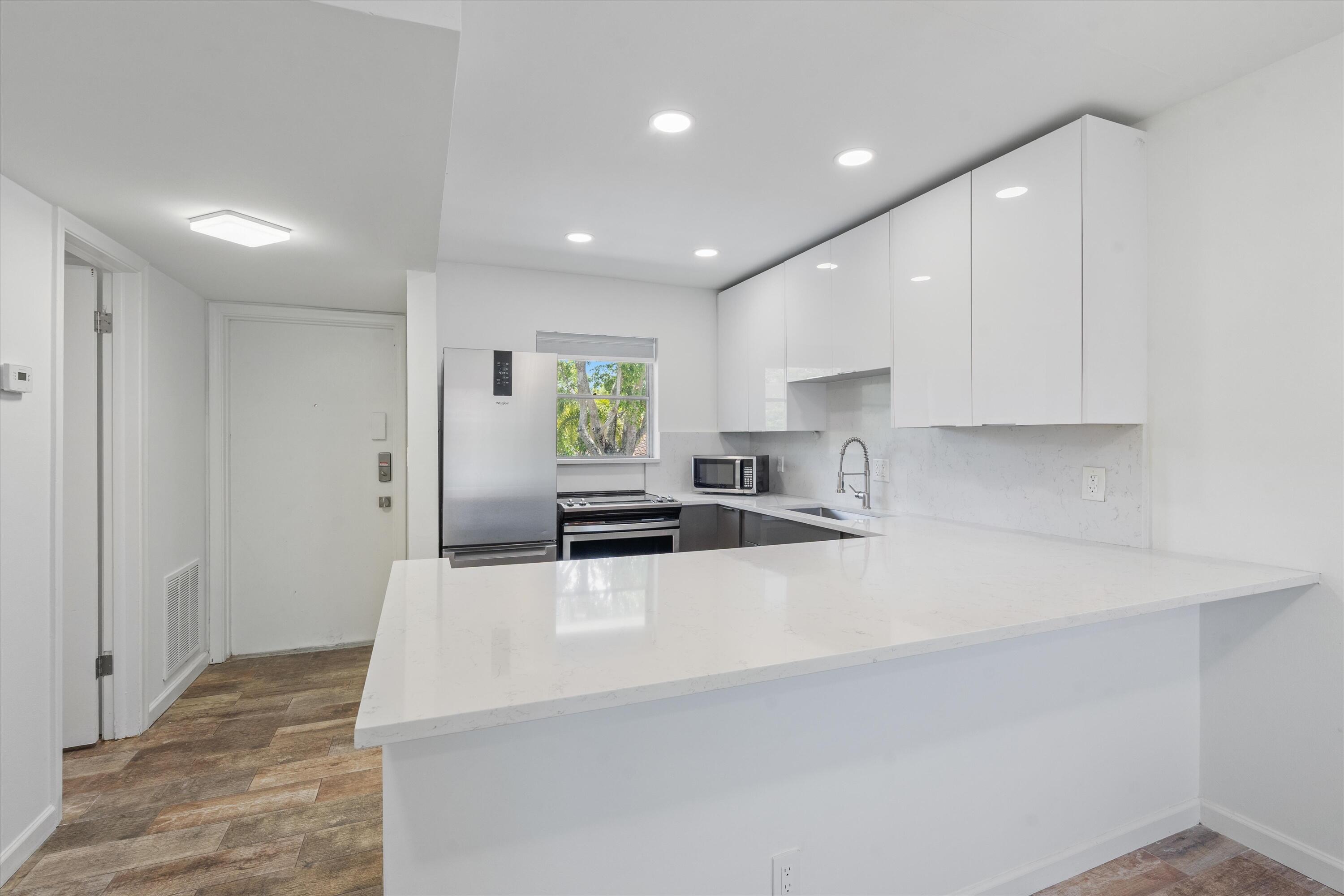 REGIS HOUSE CONDO - Residential