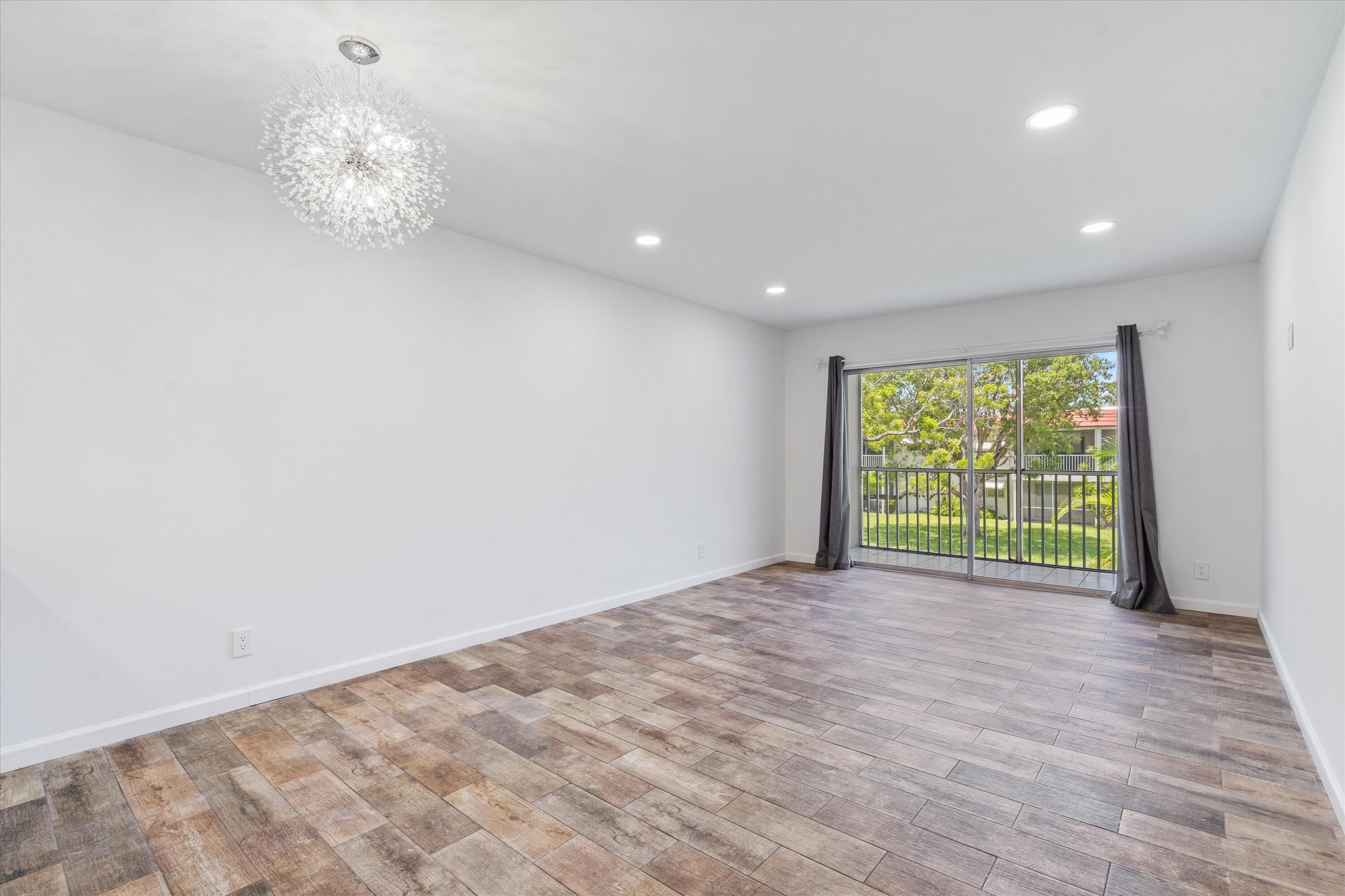 REGIS HOUSE CONDO - Residential