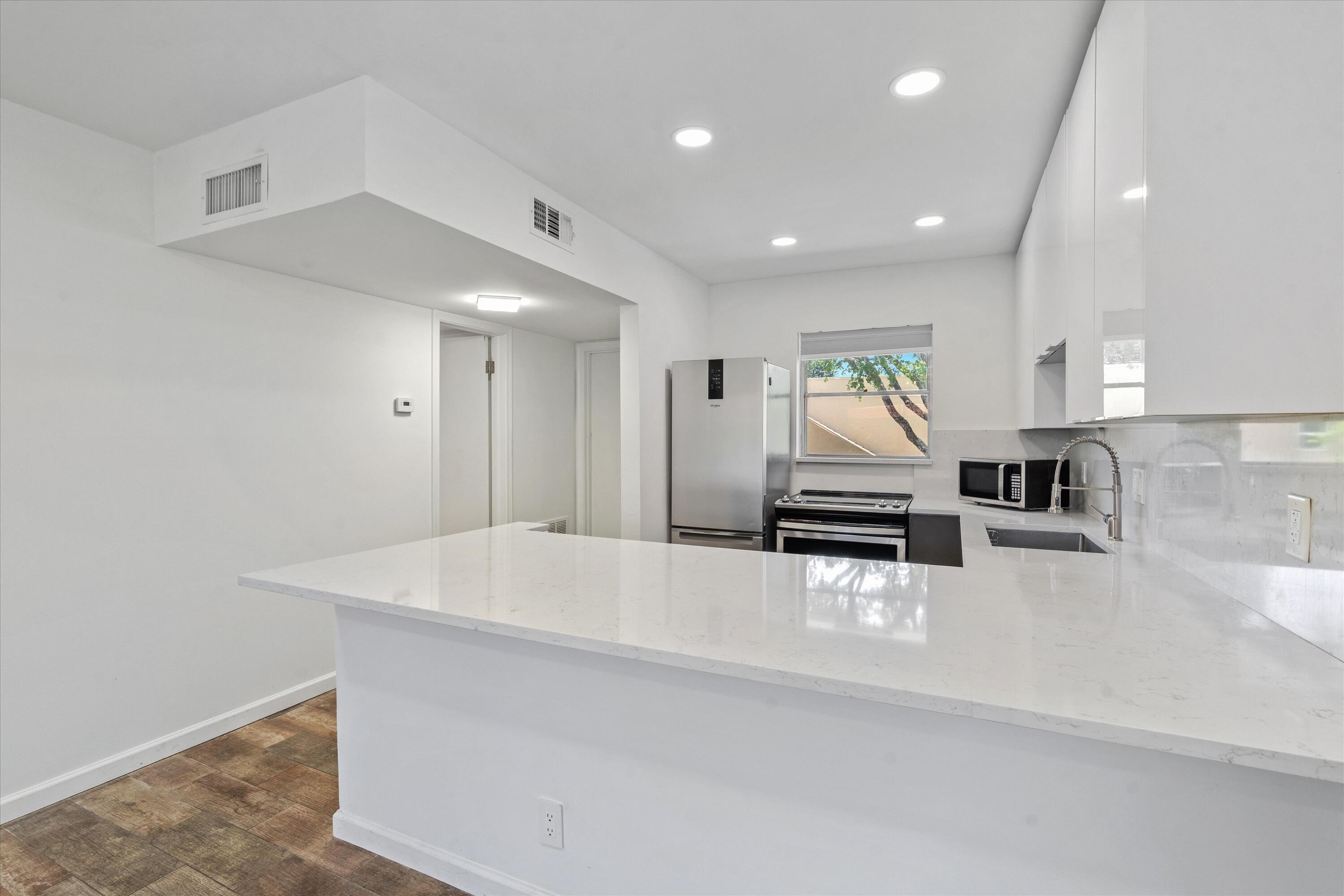 REGIS HOUSE CONDO - Residential