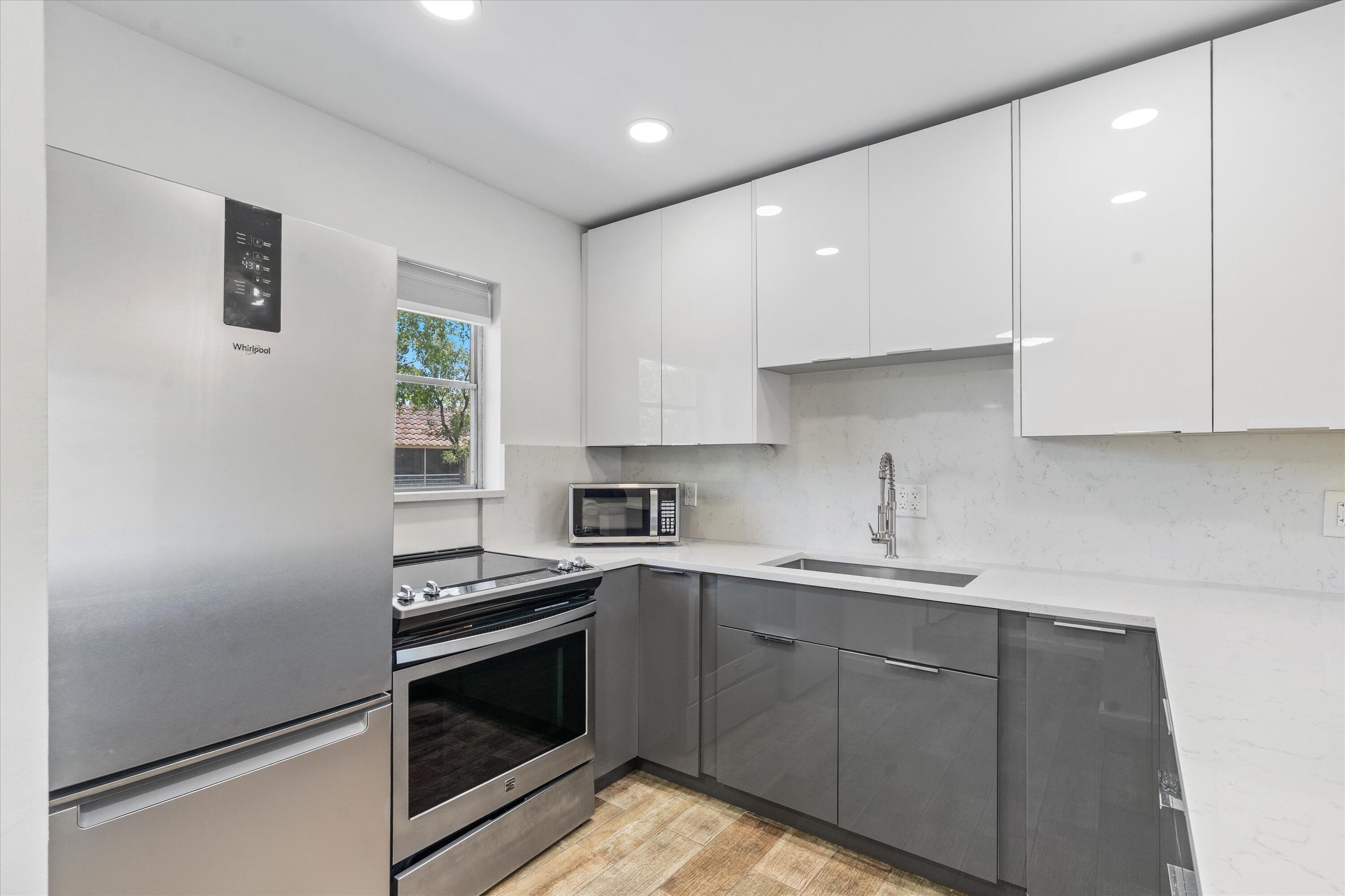 REGIS HOUSE CONDO - Residential