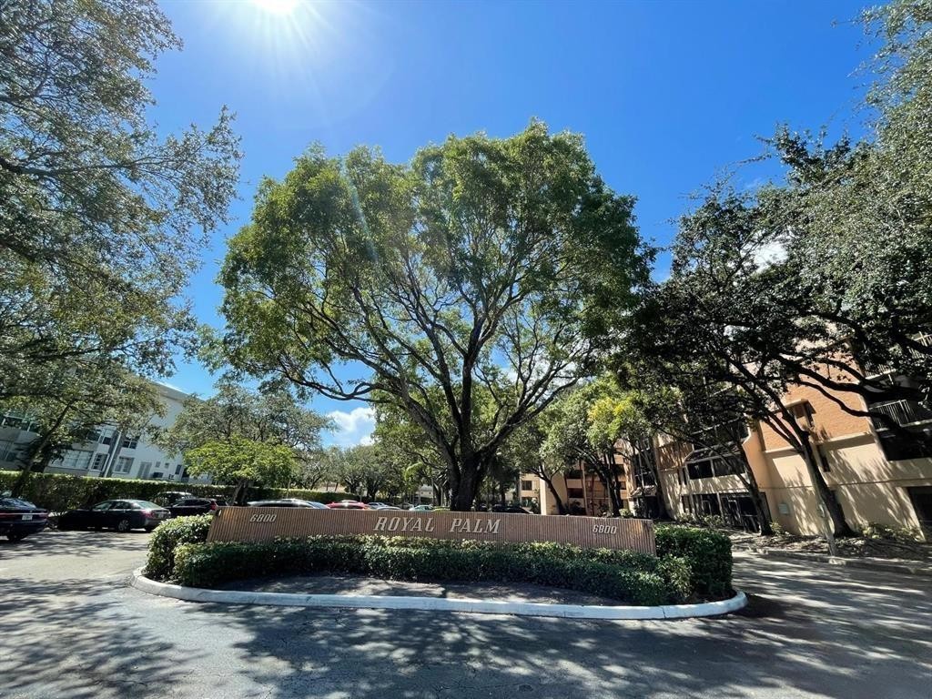 CORNER UNIT LOCATED ON THE 3rd  FLOOR  PERFECT FOR INVESTORS...CAN BE RENTED 1ST YEAR. NO AGE RESTRICTION…TILE THRUOUT.. LARGE KITCHEN W/BREAKFAST AREA. WASHER AND DRYER IN CONDO FOR CONVENIENCE. PASS THROUGH FOR DINING AND KITCHEN FOR ENTERTAINING. PRIVATE SCREENED  BALCONY OFF THE LIVING ROOM. THE AREA IS BRIGHT & LIGHT. BUILDING JUST PASSED 40-YEAR INSPECTION. MAINTENANCE INCLUDES WATER/SEWER, TRASH, ROOF REPAIRS, BUILDING INSURANCE, COMMON AREAS & AMENITIES, COMMUNITY POOL & JACUZZI. ONE ASSIGNED PARKING SPOT & GUEST. EXTRA STORAGE & BIKE STORAGE. PET ALLOWED UP TO 20LB,GREAT LOCATION TO SCHOOLS, SHOPPING, RESTAURANTS, GROCERY, PHARMACY, FT LAUDERDALE AIRPORT. The unit is currently rented  for $1,900 and the lease expires on April 2027.
