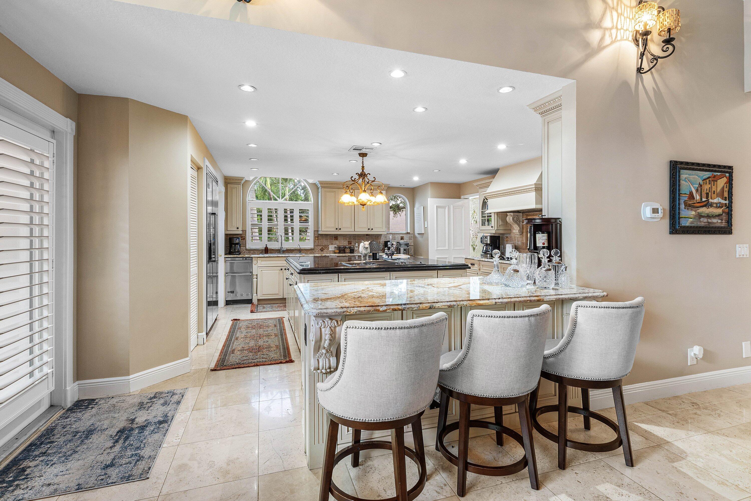 PRESIDENT COUNTRY CLUB 4 - Residential Lease