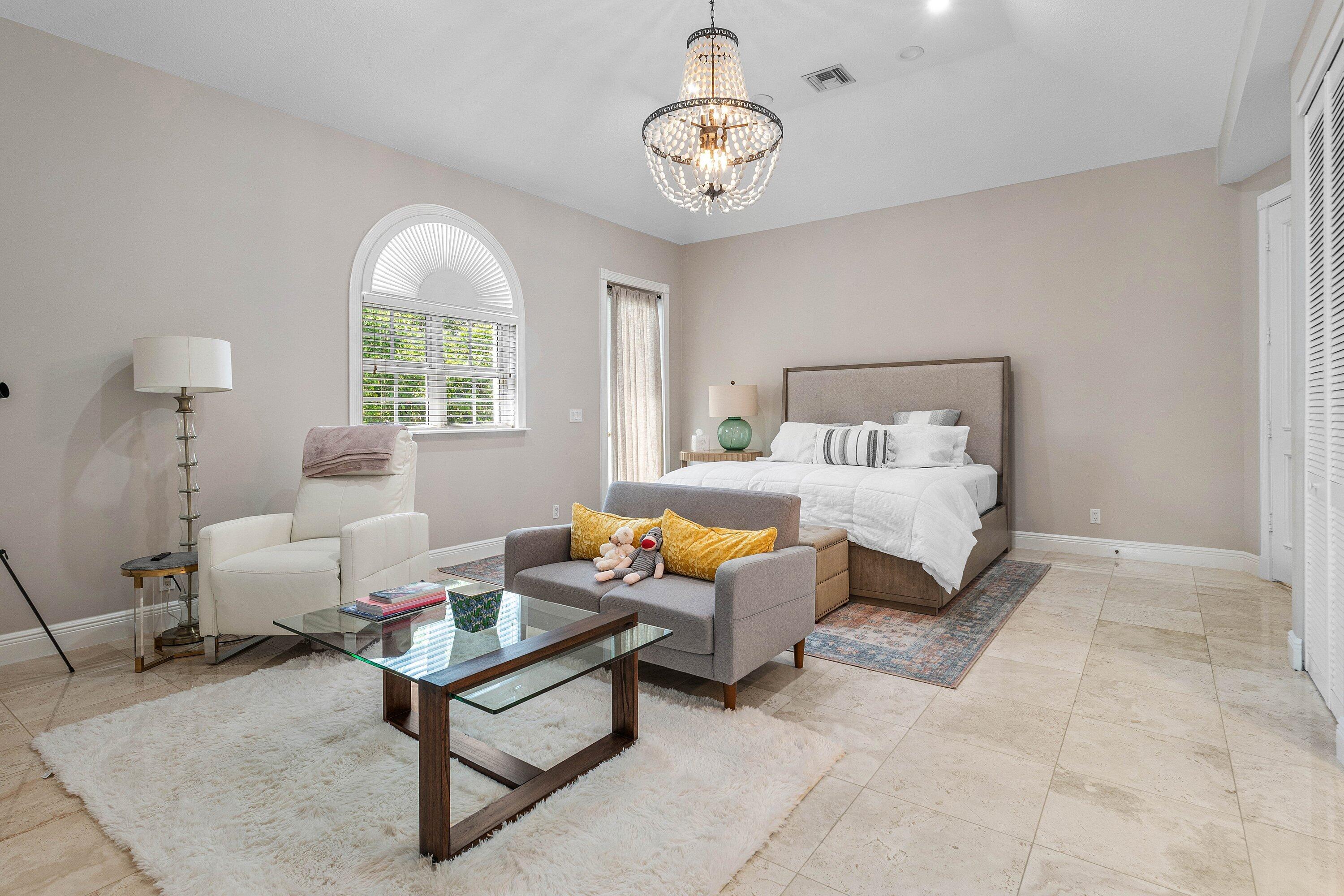 PRESIDENT COUNTRY CLUB 4 - Residential Lease