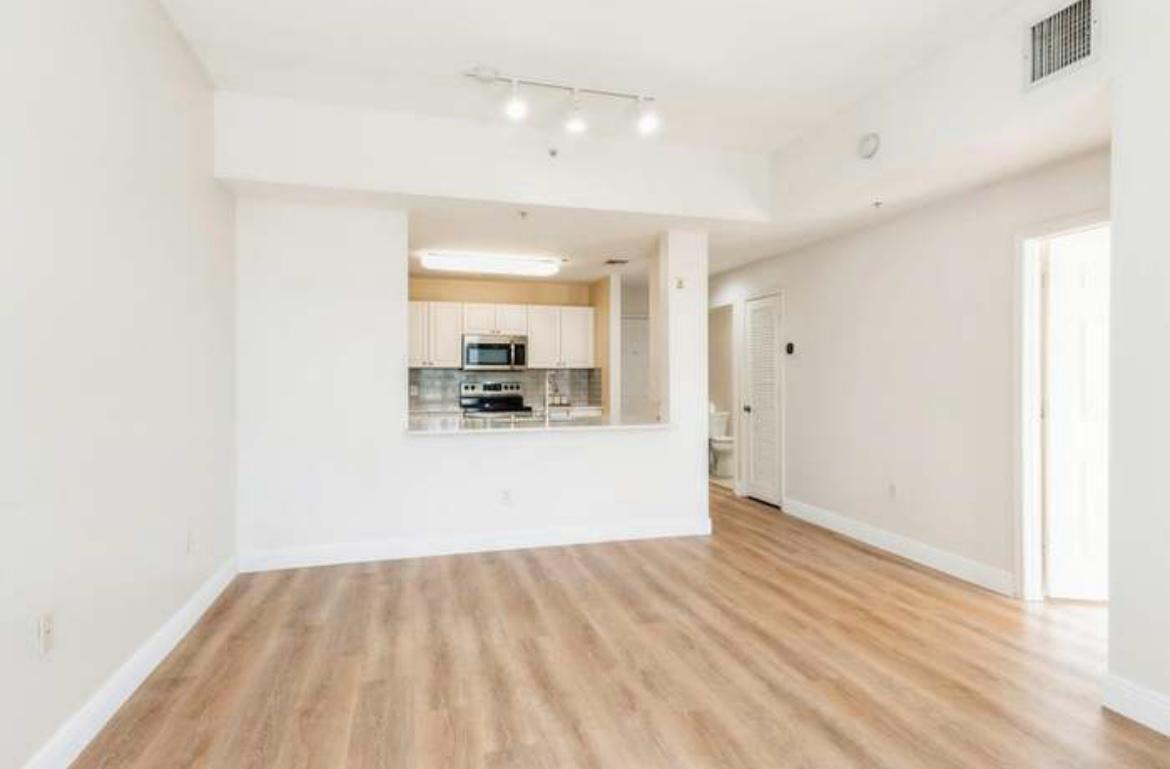 VILLAGE AT ABACOA CONDO - Residential Lease