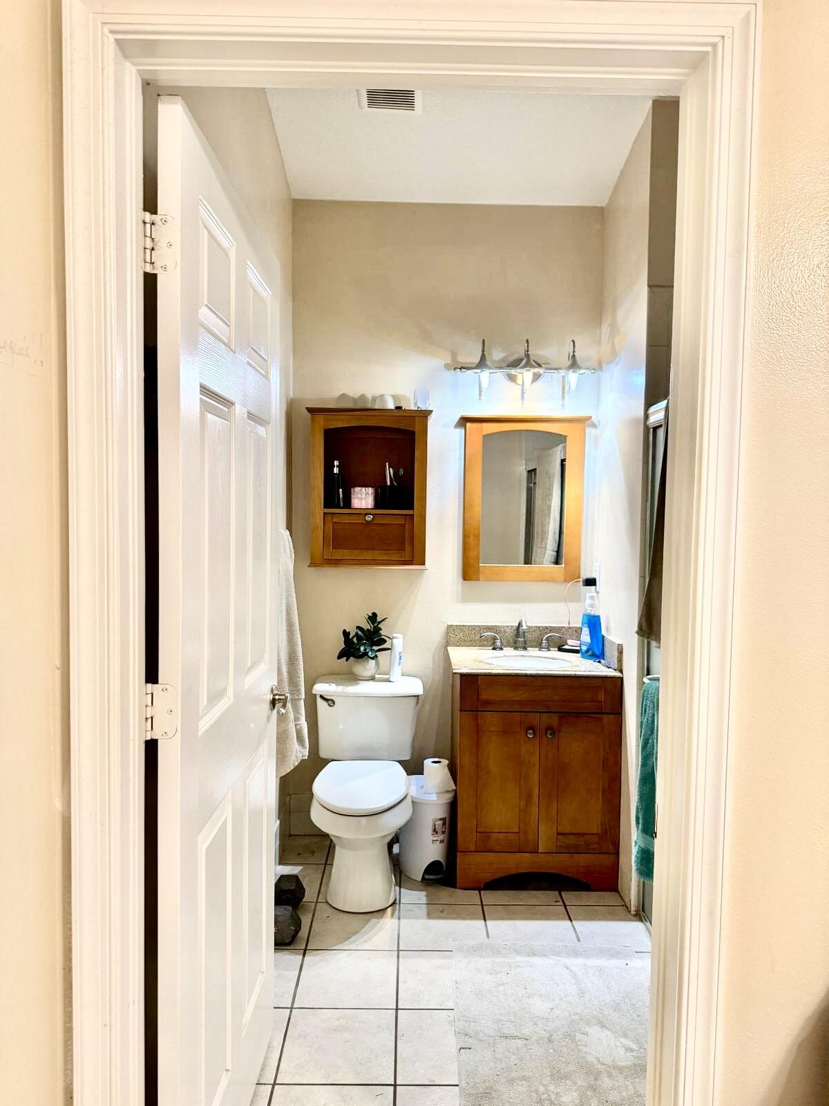 13-42-40~N 245.2 FT OF S 500.4 FT OF E 203.3 FT OF - Residential