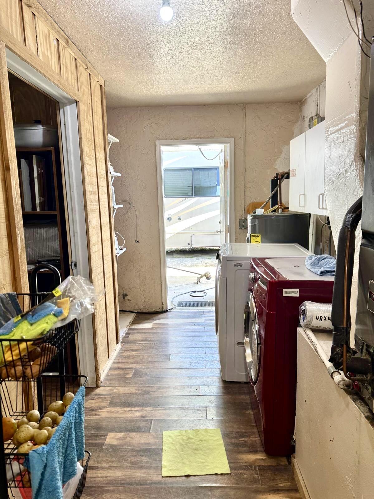 13-42-40~N 245.2 FT OF S 500.4 FT OF E 203.3 FT OF - Residential