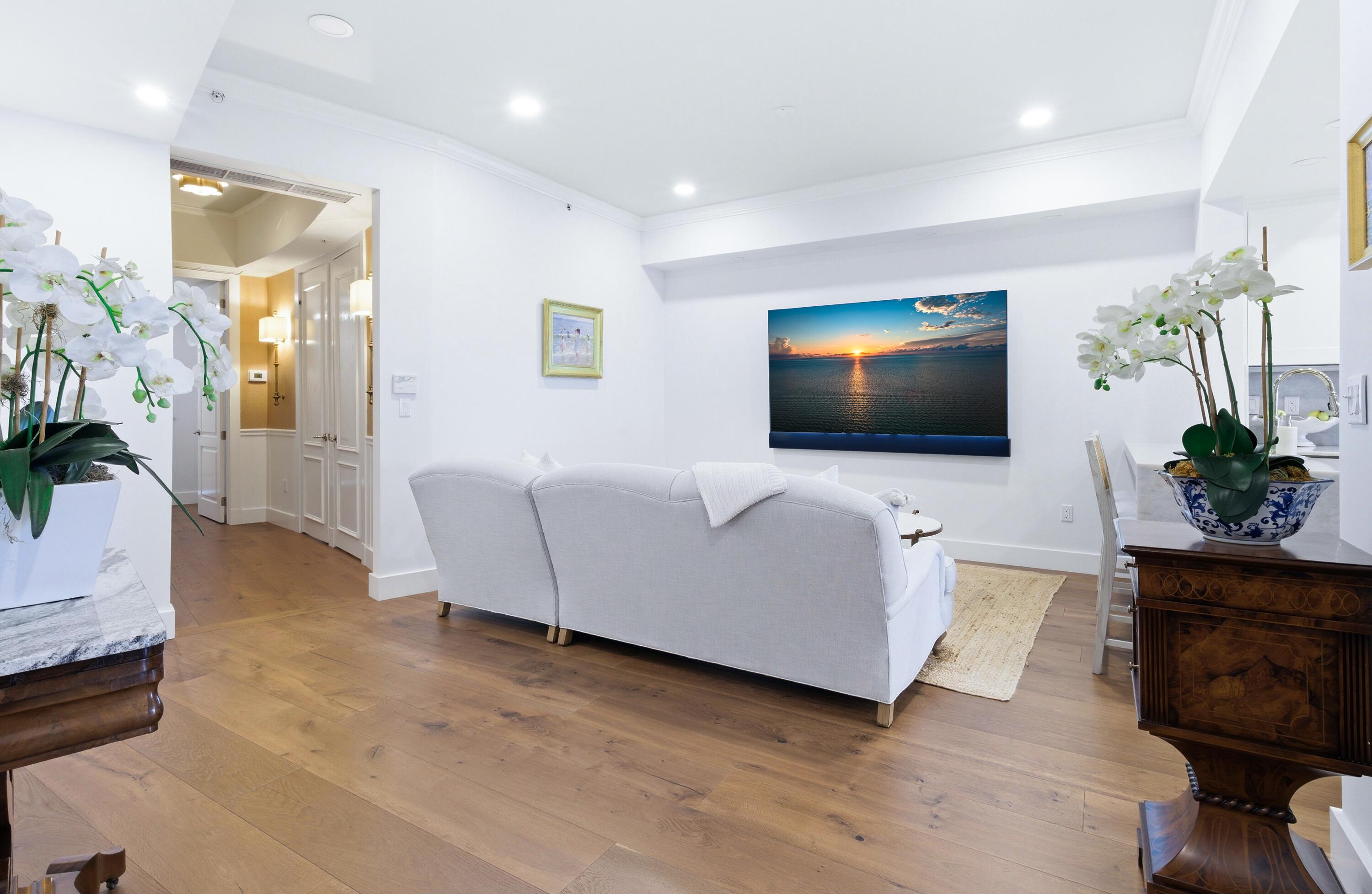 ESPLANADE GRANDE CONDO - Residential