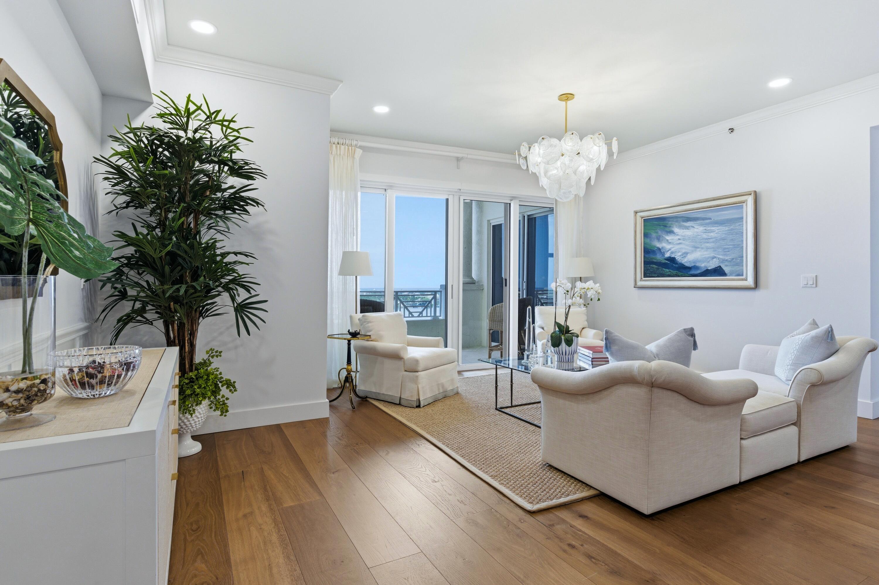 ESPLANADE GRANDE CONDO - Residential