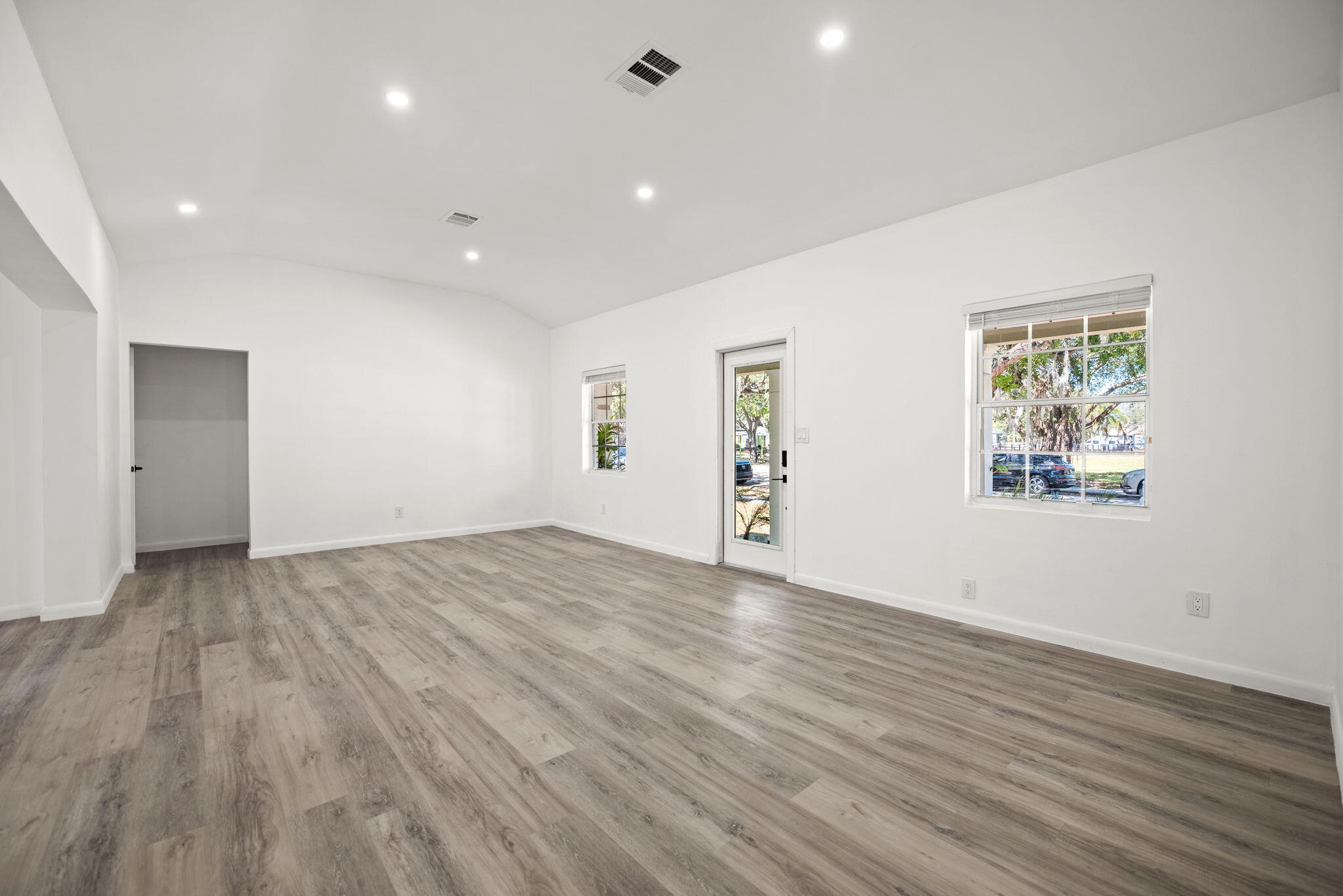 HOLLYWOOD - Residential