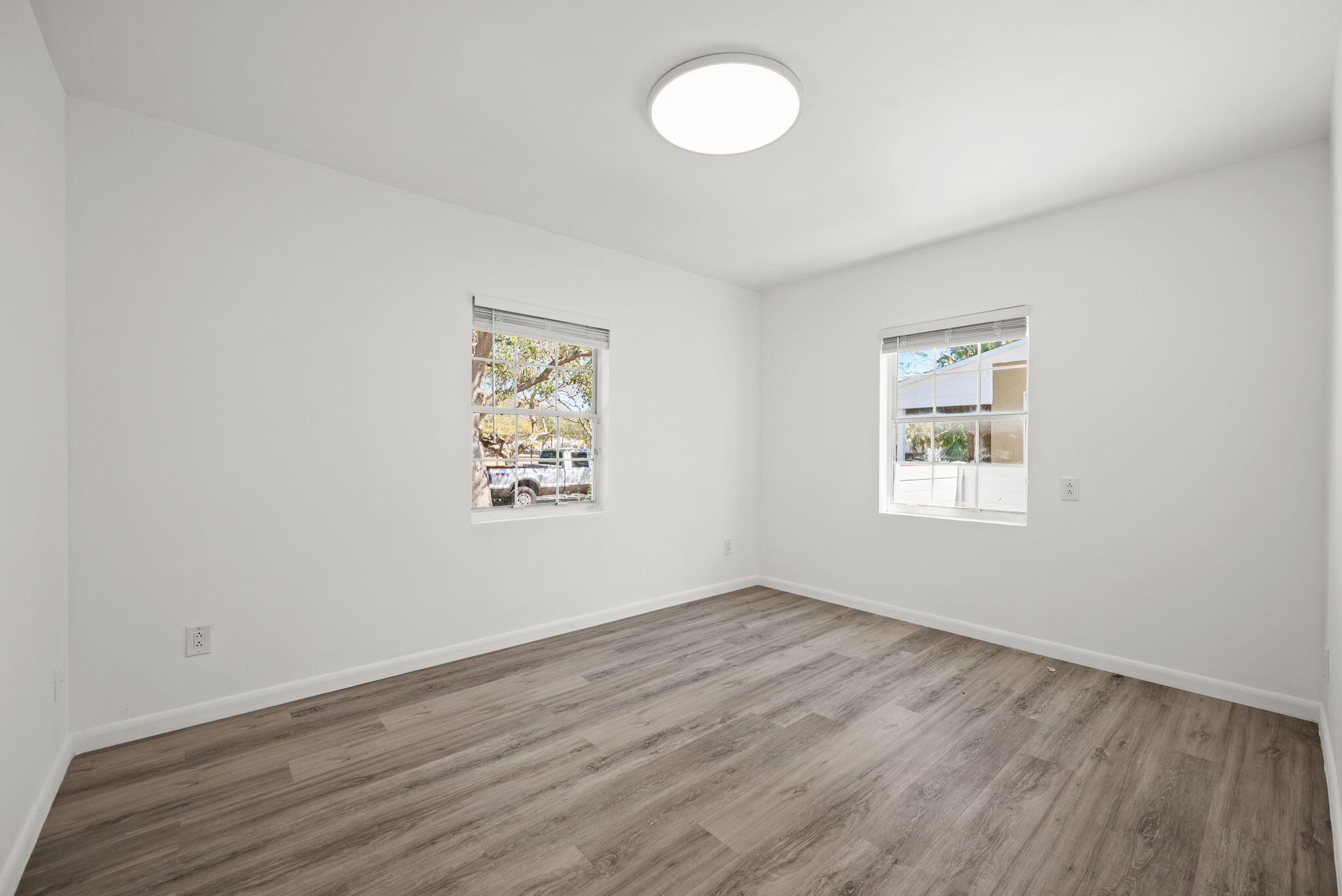 HOLLYWOOD - Residential