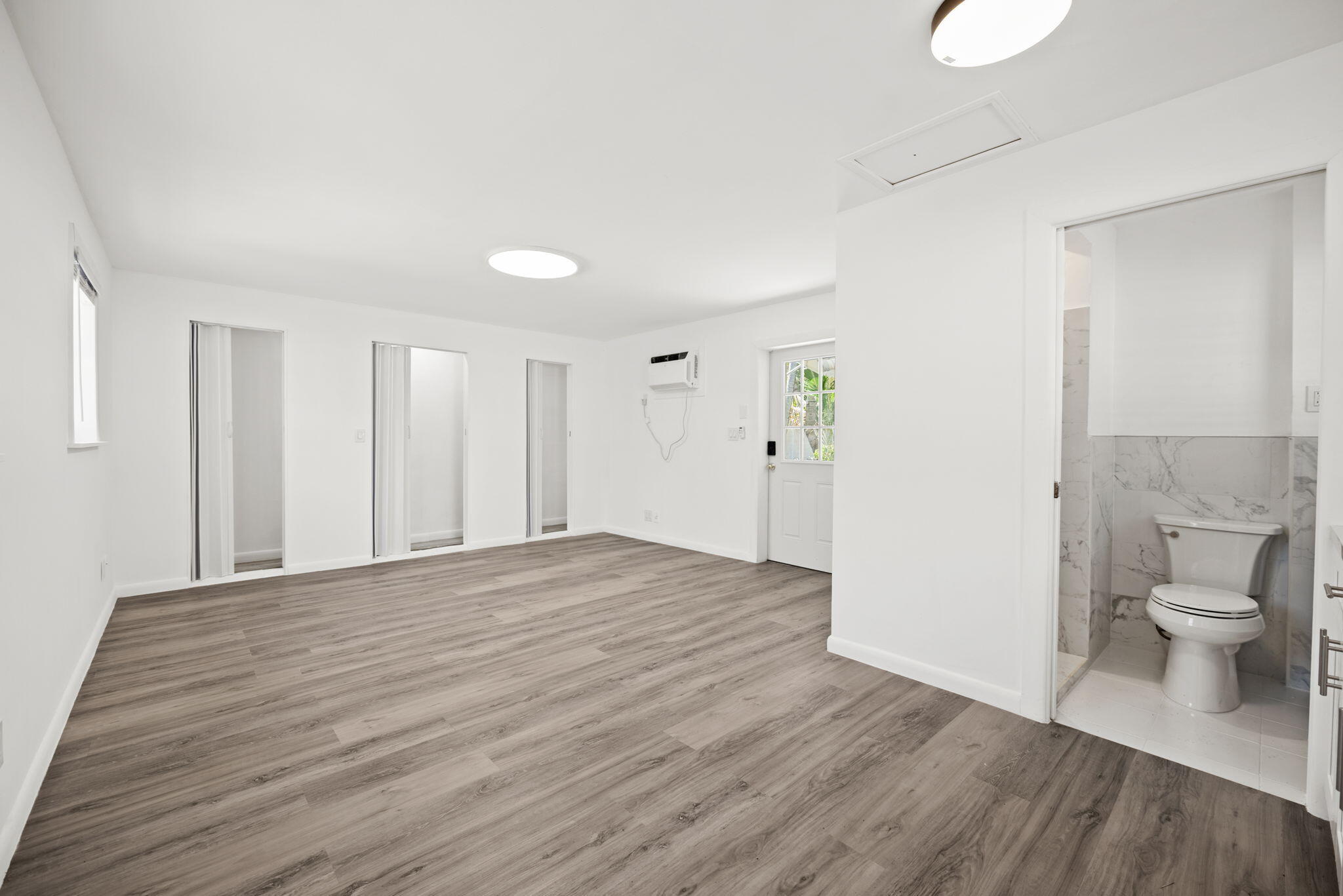 HOLLYWOOD - Residential
