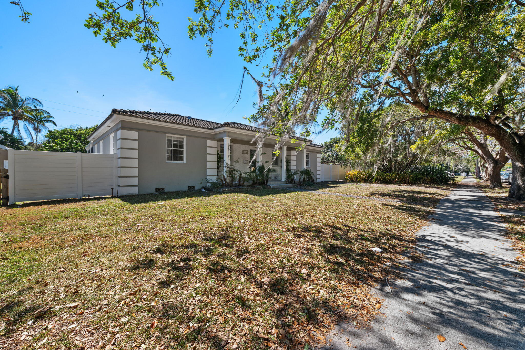 HOLLYWOOD - Residential