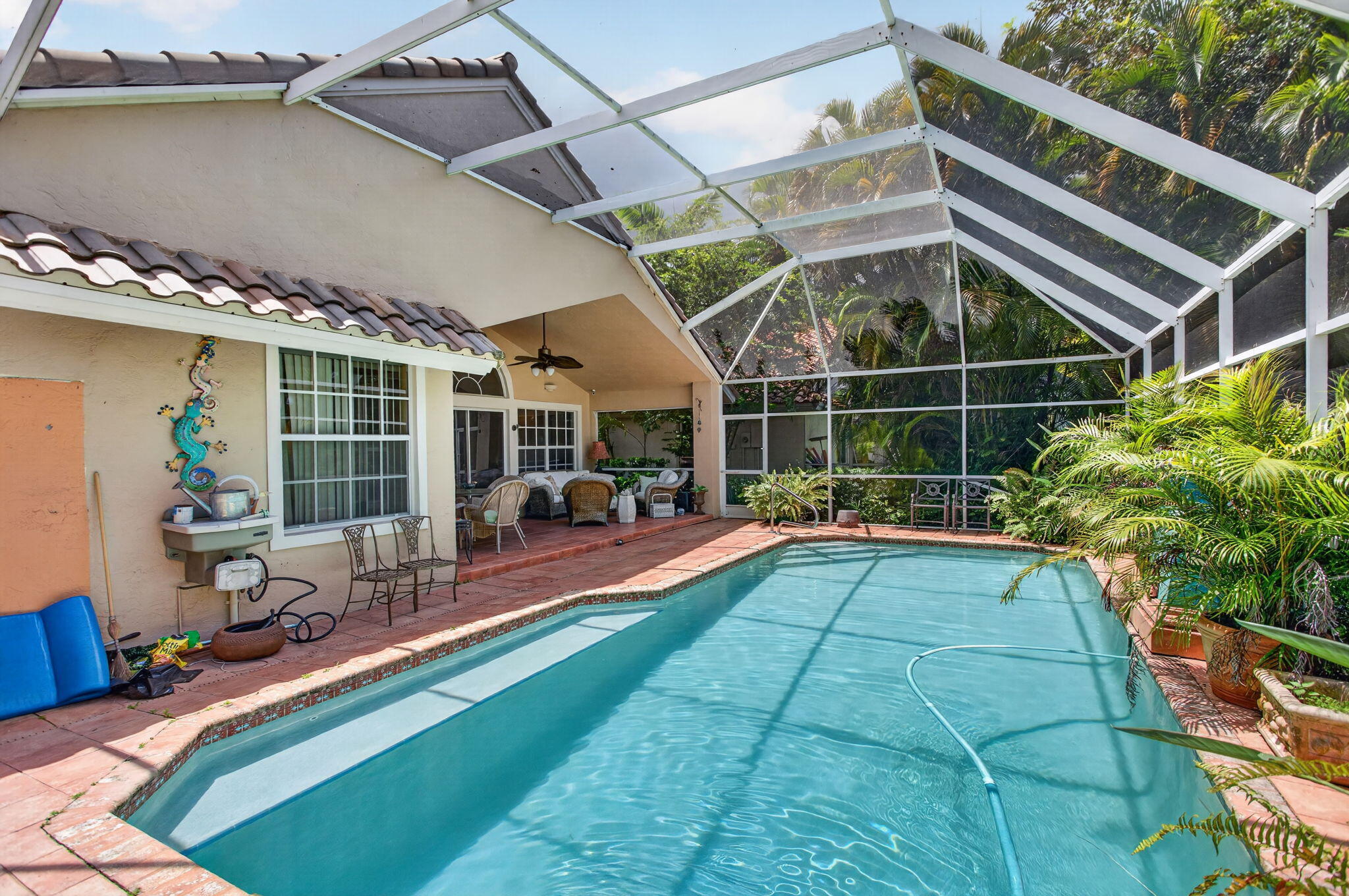 PALM-AIRE OAKS COURSE ESTATES - Residential