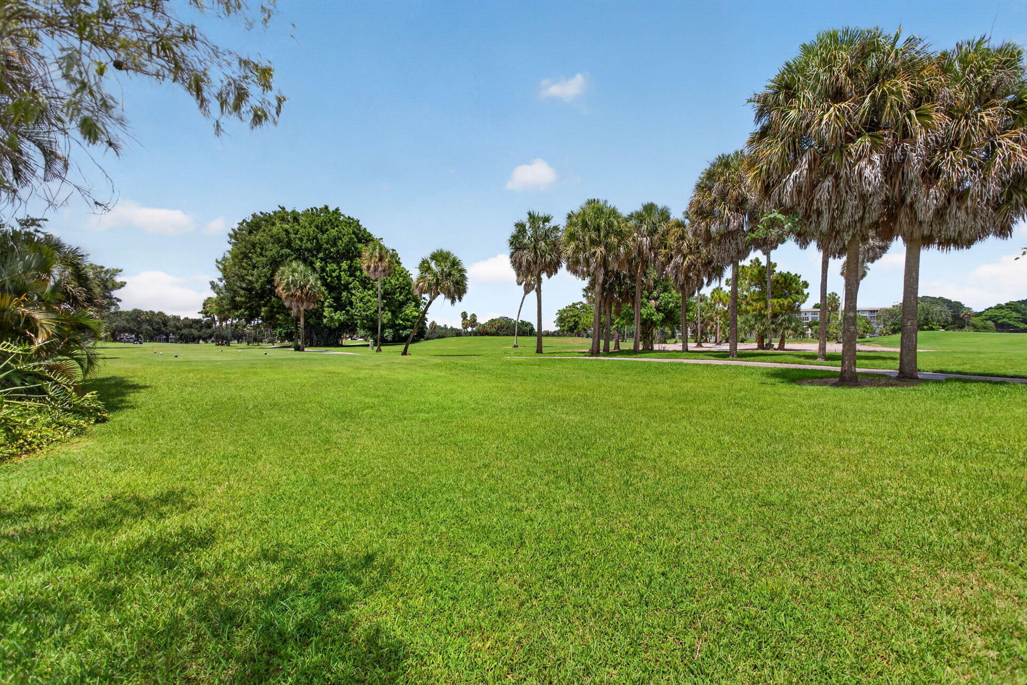 PALM-AIRE OAKS COURSE ESTATES - Residential