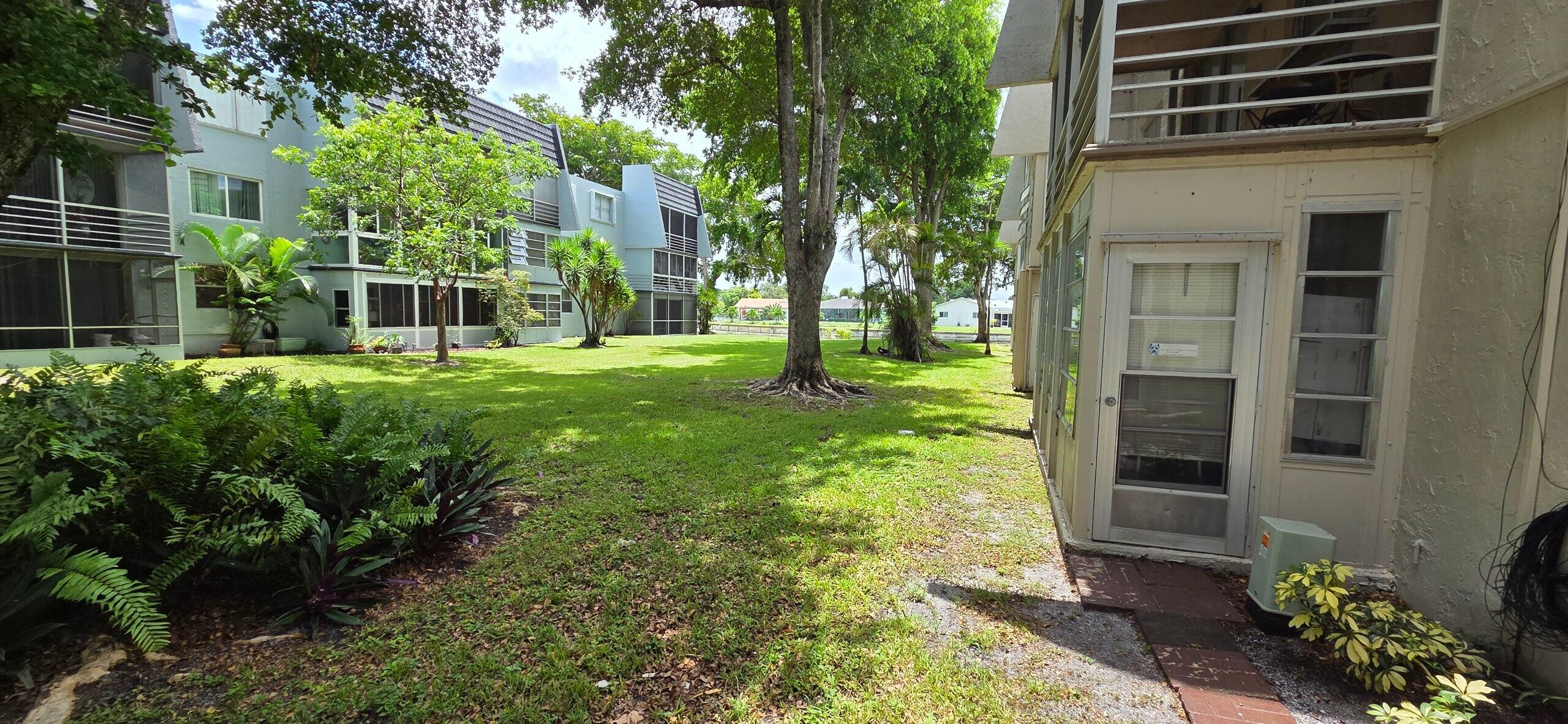 LIME BAY CONDOMINIUM 8 - Residential