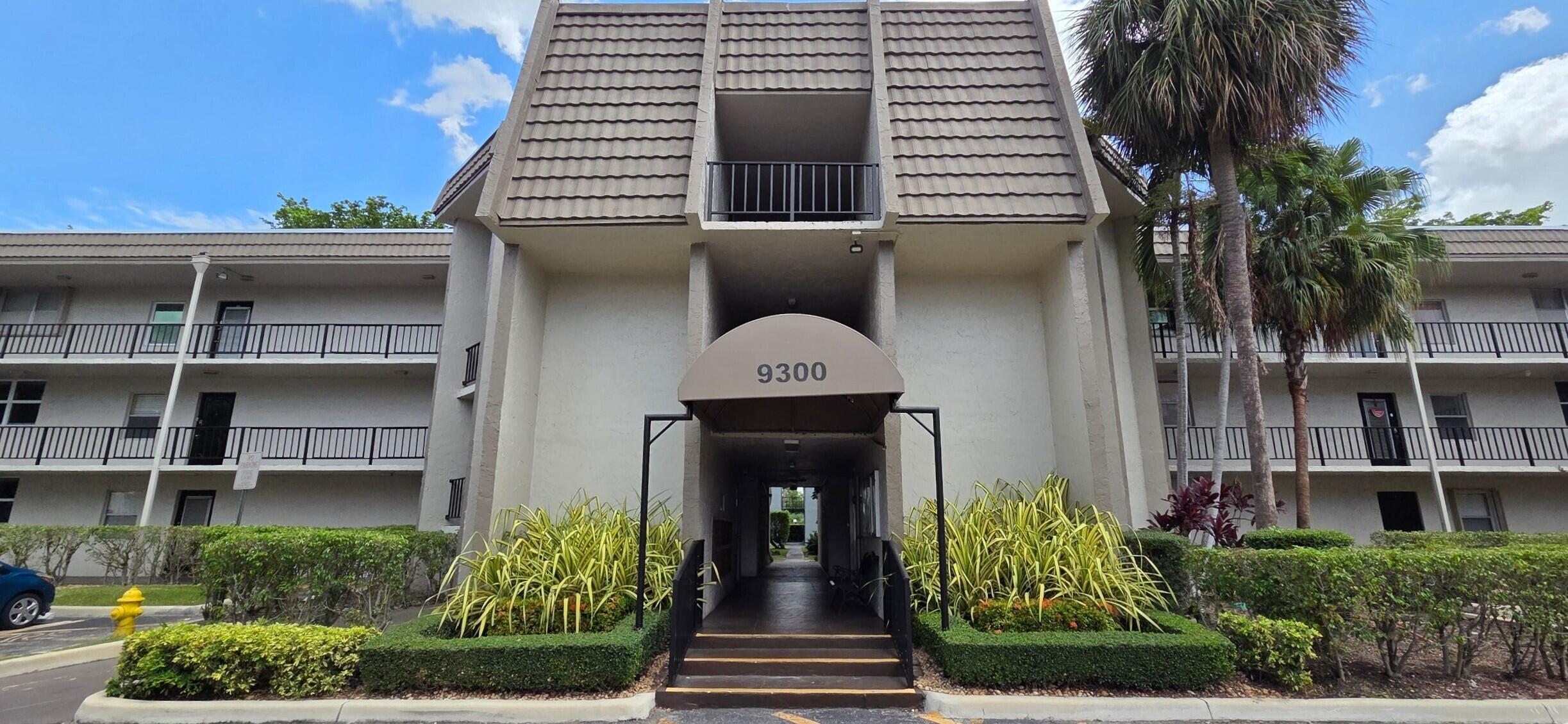 LIME BAY CONDOMINIUM 8 - Residential