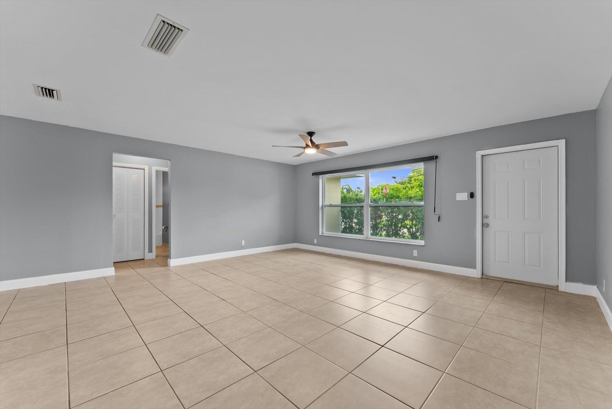 CRYSTAL LAKE 4TH SEC - Residential
