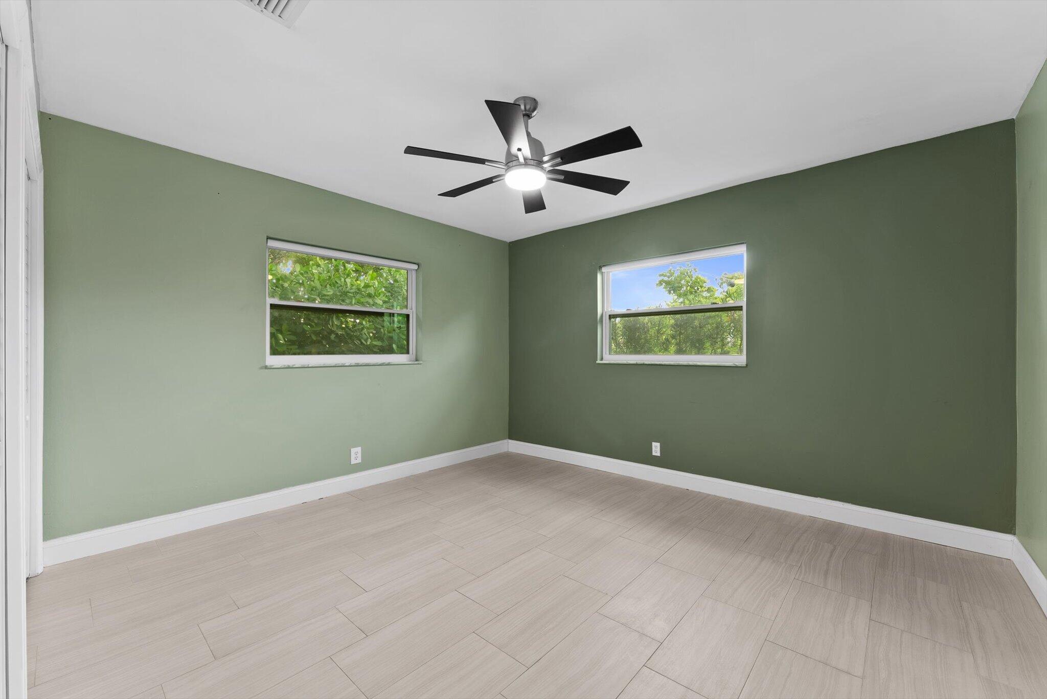 CRYSTAL LAKE 4TH SEC - Residential