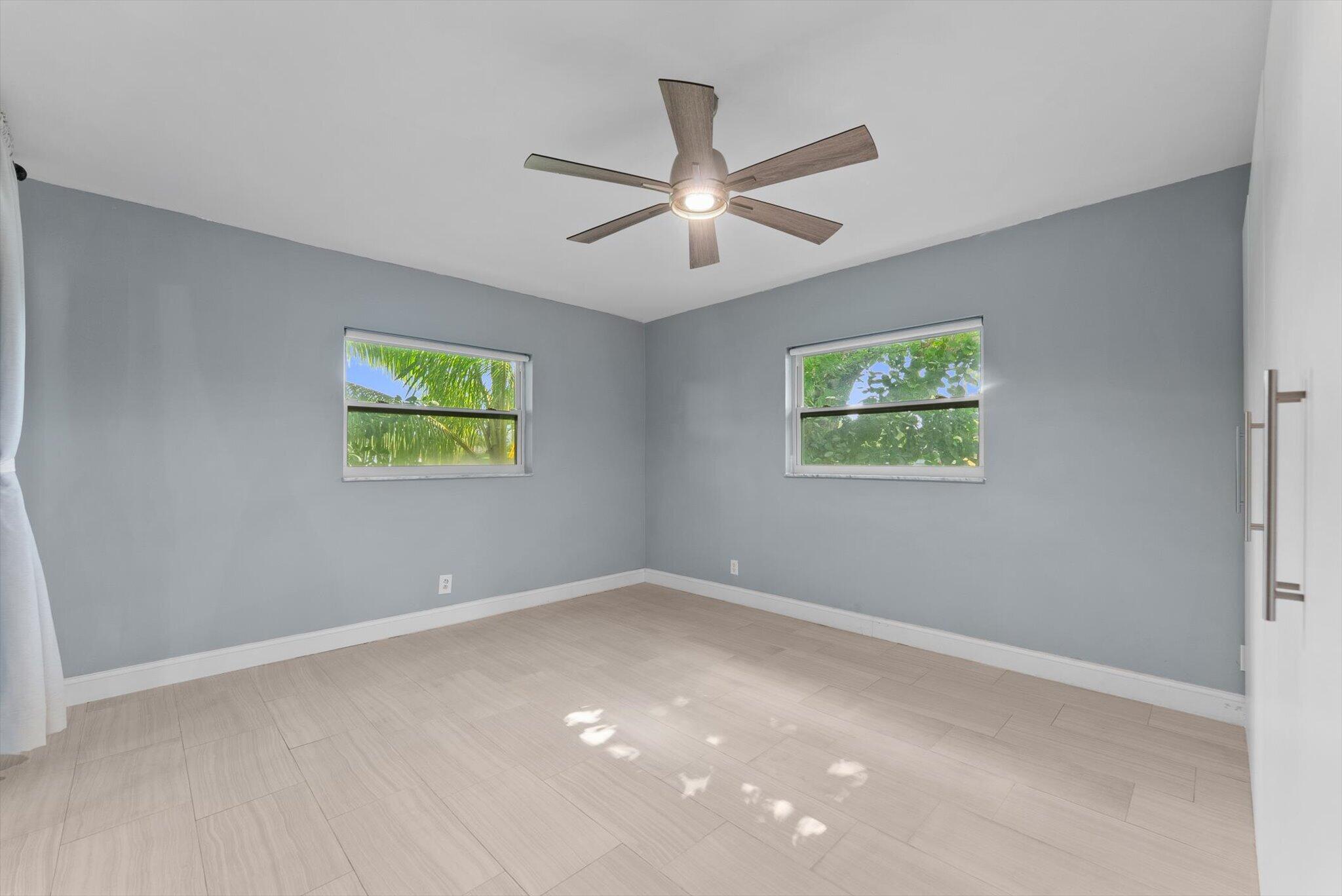 CRYSTAL LAKE 4TH SEC - Residential