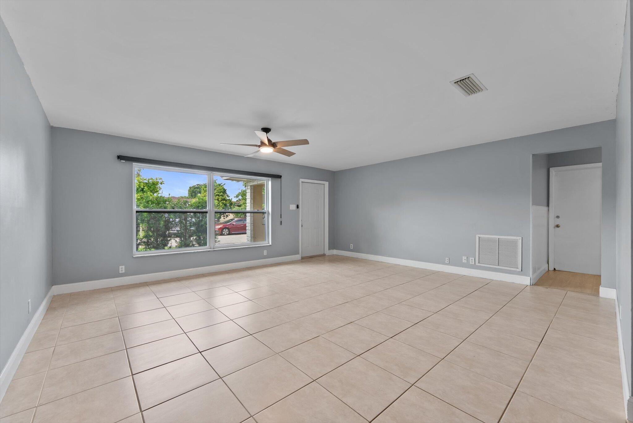 CRYSTAL LAKE 4TH SEC - Residential