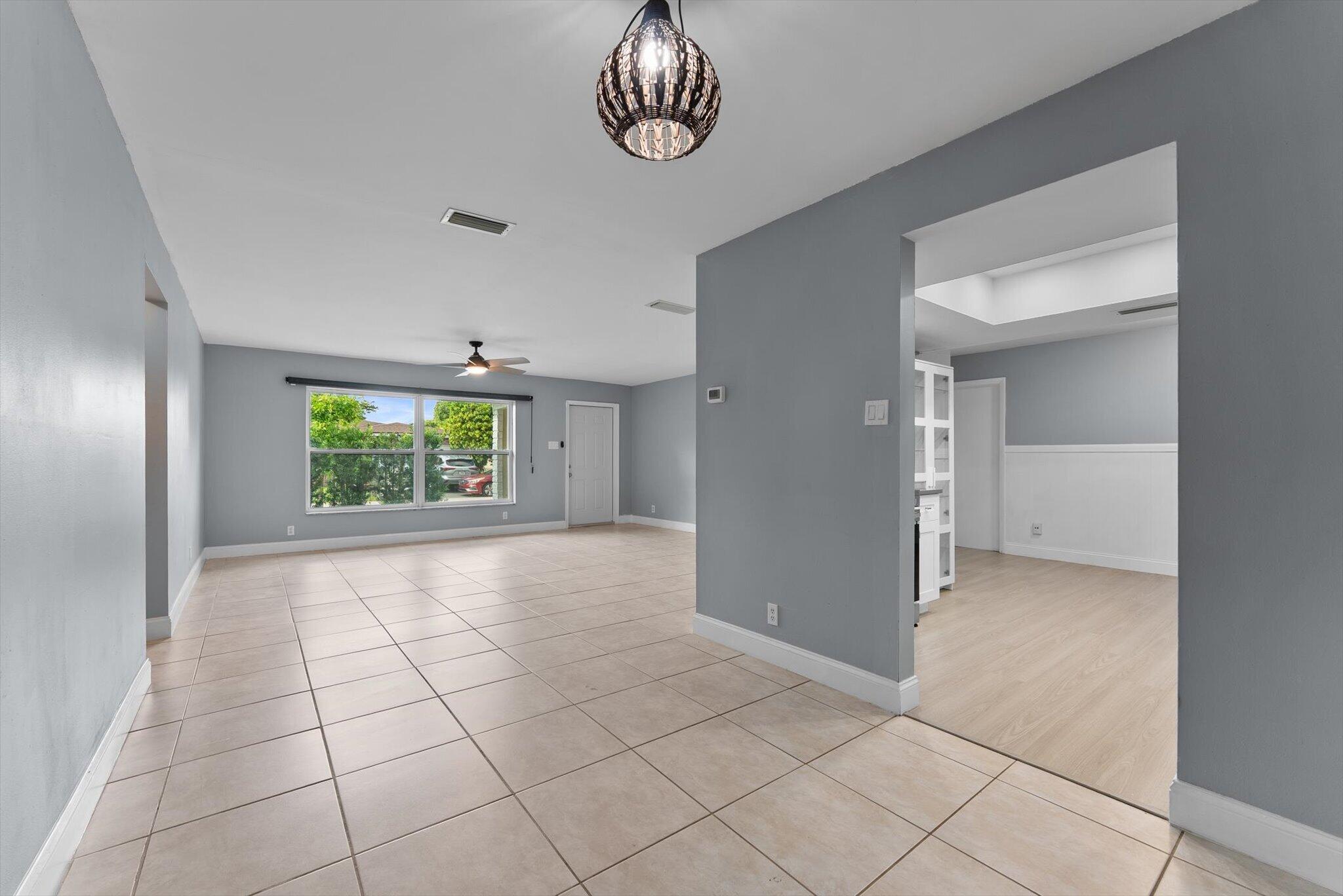 CRYSTAL LAKE 4TH SEC - Residential