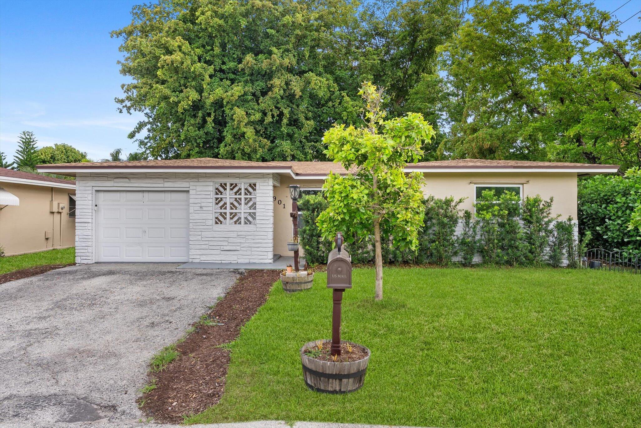 CRYSTAL LAKE 4TH SEC - Residential